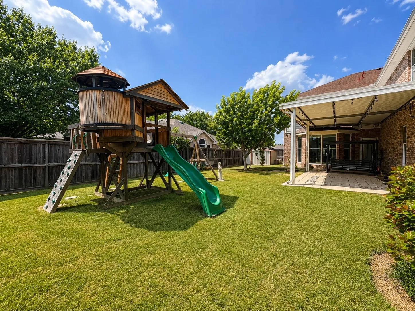 Single Family Residence For Rent in Collin County , 1818 Lake Texoma Circle, Allen, Texas 75002, 5 Bedroom, 4 Bathroom, 2 Garage spaces, 3,023 Sqft, built in 2002, mls#21388920, Real Estate Agent in Allen, Homes For Rent in Collin county, Homes For Rent in Allen, Realtor in Allen Texas, Real Estate Brokerage Independent Realty Texas, Luminita Cordes Realtor