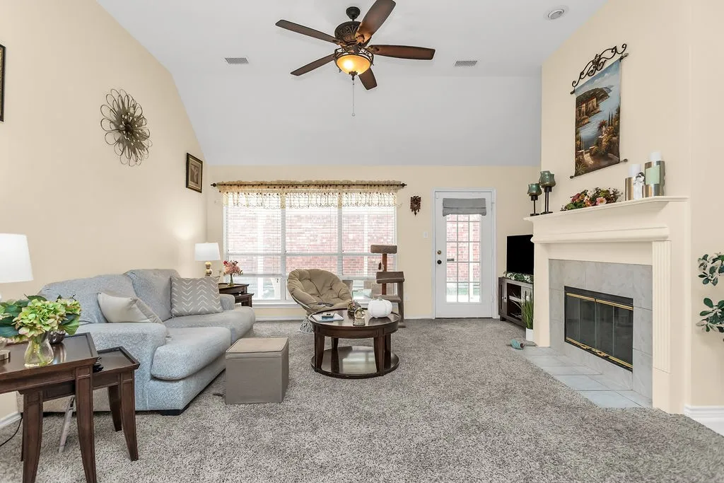 Single Family Residence For Sale in Collin County , 8433 Pipe Stone Drive, Plano, Texas 75025, 3 Bedroom, 2 Bathroom, 2 Garage spaces, 1,719 Sqft, built in 1997, mls#21390226, Real Estate Agent in Plano, Homes For Sale in Collin county, Homes For Sale in Plano, Realtor in Plano Texas, Real Estate Brokerage Independent Realty Texas, Luminita Cordes Realtor