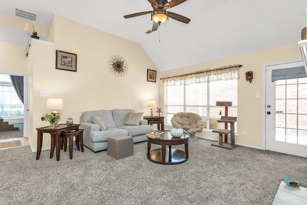 Single Family Residence For Sale in Collin County , 8433 Pipe Stone Drive, Plano, Texas 75025, 3 Bedroom, 2 Bathroom, 2 Garage spaces, 1,719 Sqft, built in 1997, mls#21390226, Real Estate Agent in Plano, Homes For Sale in Collin county, Homes For Sale in Plano, Realtor in Plano Texas, Real Estate Brokerage Independent Realty Texas, Luminita Cordes Realtor