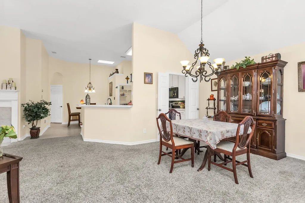 Single Family Residence For Sale in Collin County , 8433 Pipe Stone Drive, Plano, Texas 75025, 3 Bedroom, 2 Bathroom, 2 Garage spaces, 1,719 Sqft, built in 1997, mls#21390226, Real Estate Agent in Plano, Homes For Sale in Collin county, Homes For Sale in Plano, Realtor in Plano Texas, Real Estate Brokerage Independent Realty Texas, Luminita Cordes Realtor