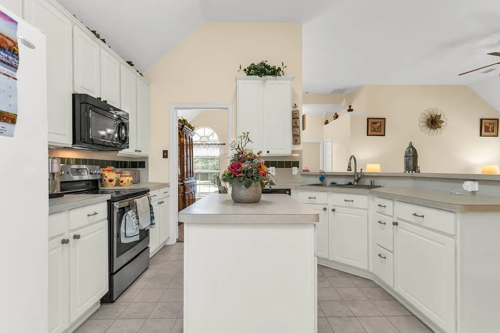Single Family Residence For Sale in Collin County , 8433 Pipe Stone Drive, Plano, Texas 75025, 3 Bedroom, 2 Bathroom, 2 Garage spaces, 1,719 Sqft, built in 1997, mls#21390226, Real Estate Agent in Plano, Homes For Sale in Collin county, Homes For Sale in Plano, Realtor in Plano Texas, Real Estate Brokerage Independent Realty Texas, Luminita Cordes Realtor