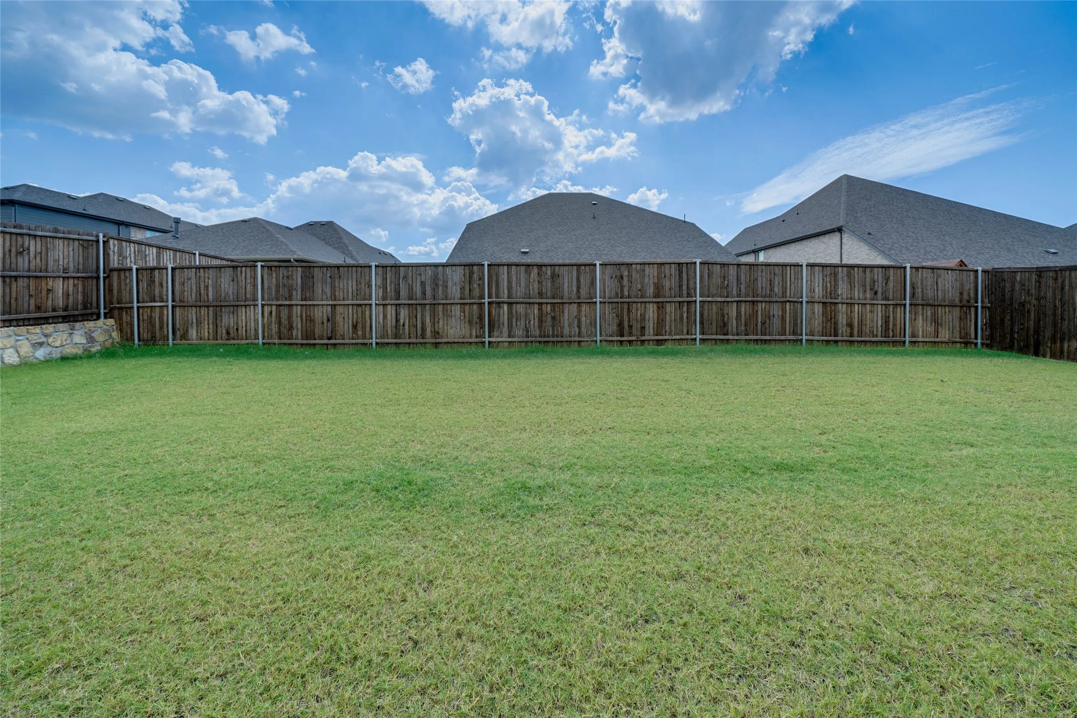 Single Family Residence For Rent in Rockwall County , 707 Gatecrest Drive, Fate, Texas 75087, 4 Bedroom, 3 Bathroom, 2 Garage spaces, 3,450 Sqft, built in 2023, mls#21390227, Real Estate Agent in Fate, Homes For Rent in Rockwall county, Homes For Rent in Fate, Realtor in Fate Texas, Real Estate Brokerage Independent Realty Texas, Luminita Cordes Realtor