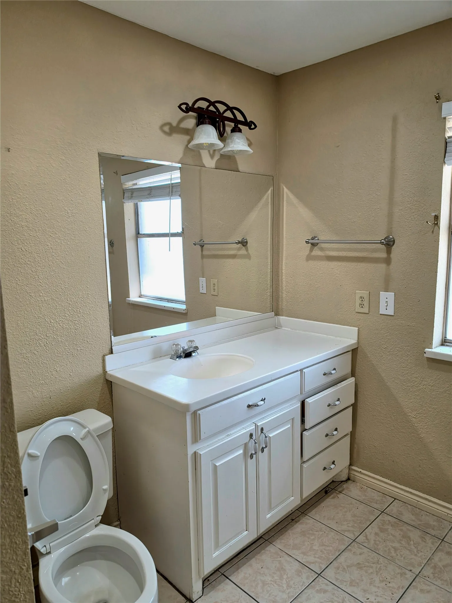 Single Family Residence For Sale in Collin County , 2308 Cliffside Drive, Plano, Texas 75023, 4 Bedroom, 3 Bathroom, 2 Garage spaces, 2,376 Sqft, built in 1979, mls#21390272, Real Estate Agent in Plano, Homes For Sale in Collin county, Homes For Sale in Plano, Realtor in Plano Texas, Real Estate Brokerage Independent Realty Texas, Luminita Cordes Realtor