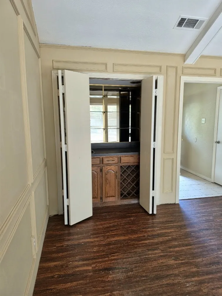 Single Family Residence For Sale in Collin County , 2308 Cliffside Drive, Plano, Texas 75023, 4 Bedroom, 3 Bathroom, 2 Garage spaces, 2,376 Sqft, built in 1979, mls#21390272, Real Estate Agent in Plano, Homes For Sale in Collin county, Homes For Sale in Plano, Realtor in Plano Texas, Real Estate Brokerage Independent Realty Texas, Luminita Cordes Realtor