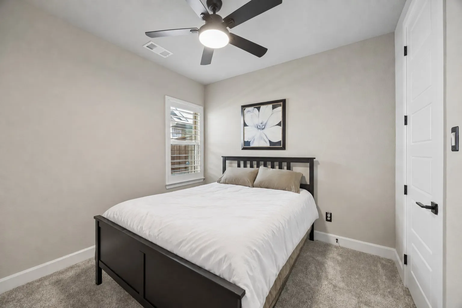 Single Family Residence For Sale in Denton County , 360 Foxthorne Way, Little Elm, Texas 75068, 3 Bedroom, 2 Bathroom, 2 Garage spaces, 2,200 Sqft, built in 2022, mls#21380638, Real Estate Agent in Little Elm, Homes For Sale in Denton county, Homes For Sale in Little Elm, Realtor in Little Elm Texas, Real Estate Brokerage Independent Realty Texas, Luminita Cordes Realtor