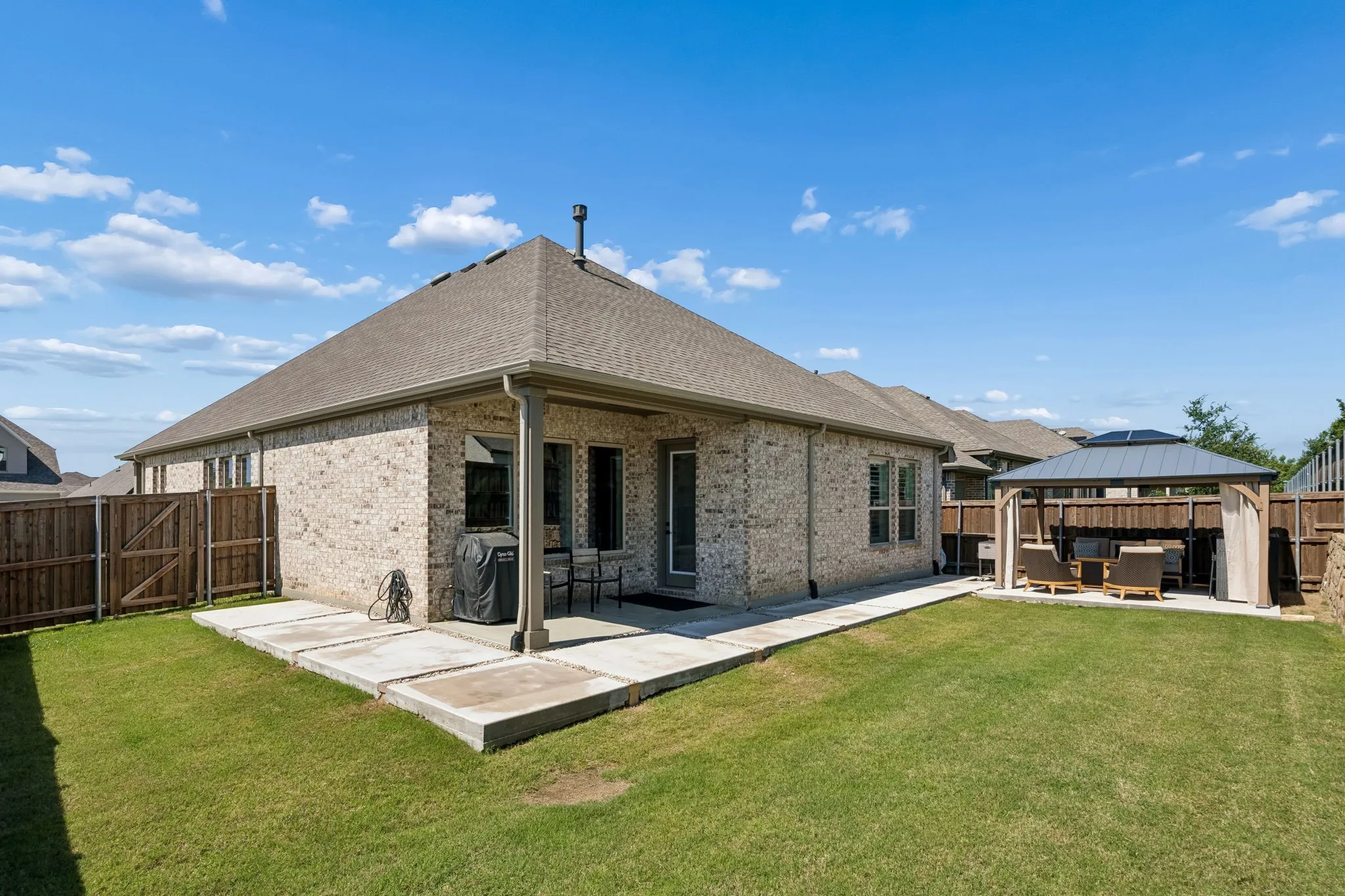 Single Family Residence For Sale in Denton County , 360 Foxthorne Way, Little Elm, Texas 75068, 3 Bedroom, 2 Bathroom, 2 Garage spaces, 2,200 Sqft, built in 2022, mls#21380638, Real Estate Agent in Little Elm, Homes For Sale in Denton county, Homes For Sale in Little Elm, Realtor in Little Elm Texas, Real Estate Brokerage Independent Realty Texas, Luminita Cordes Realtor
