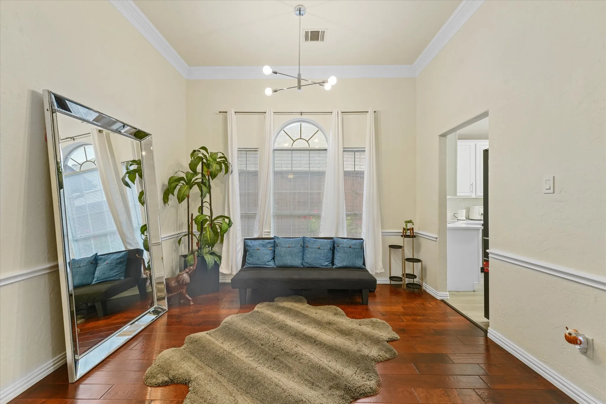 Single Family Residence For Sale in Dallas County , 1040 Essex Drive, Cedar Hill, Texas 75104, 4 Bedroom, 2 Bathroom, 2 Garage spaces, 2,001 Sqft, built in 1994, mls#21390280, Real Estate Agent in Cedar Hill, Homes For Sale in Dallas county, Homes For Sale in Cedar Hill, Realtor in Cedar Hill Texas, Real Estate Brokerage Independent Realty Texas, Luminita Cordes Realtor