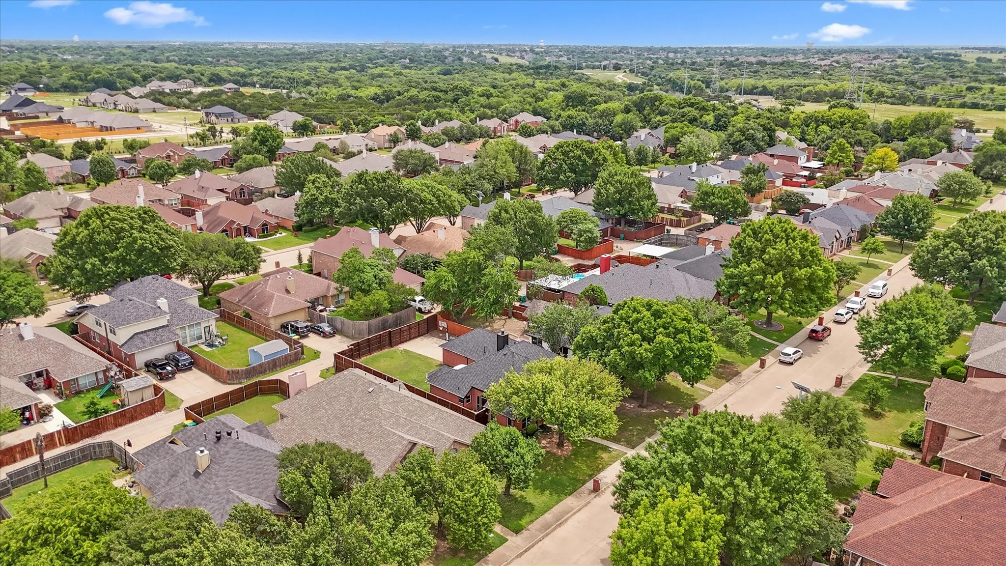 Single Family Residence For Sale in Dallas County , 1040 Essex Drive, Cedar Hill, Texas 75104, 4 Bedroom, 2 Bathroom, 2 Garage spaces, 2,001 Sqft, built in 1994, mls#21390280, Real Estate Agent in Cedar Hill, Homes For Sale in Dallas county, Homes For Sale in Cedar Hill, Realtor in Cedar Hill Texas, Real Estate Brokerage Independent Realty Texas, Luminita Cordes Realtor