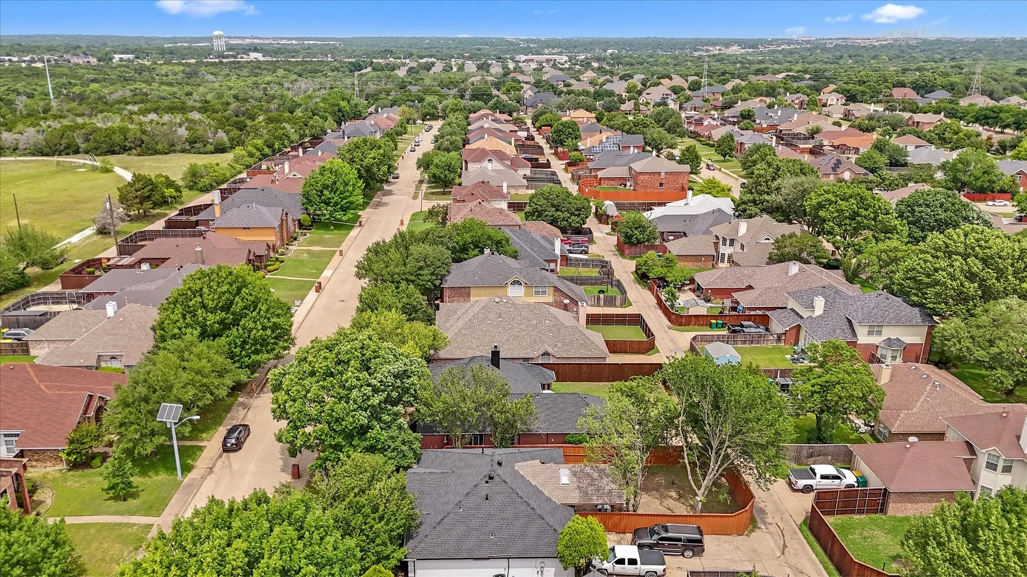 Single Family Residence For Sale in Dallas County , 1040 Essex Drive, Cedar Hill, Texas 75104, 4 Bedroom, 2 Bathroom, 2 Garage spaces, 2,001 Sqft, built in 1994, mls#21390280, Real Estate Agent in Cedar Hill, Homes For Sale in Dallas county, Homes For Sale in Cedar Hill, Realtor in Cedar Hill Texas, Real Estate Brokerage Independent Realty Texas, Luminita Cordes Realtor