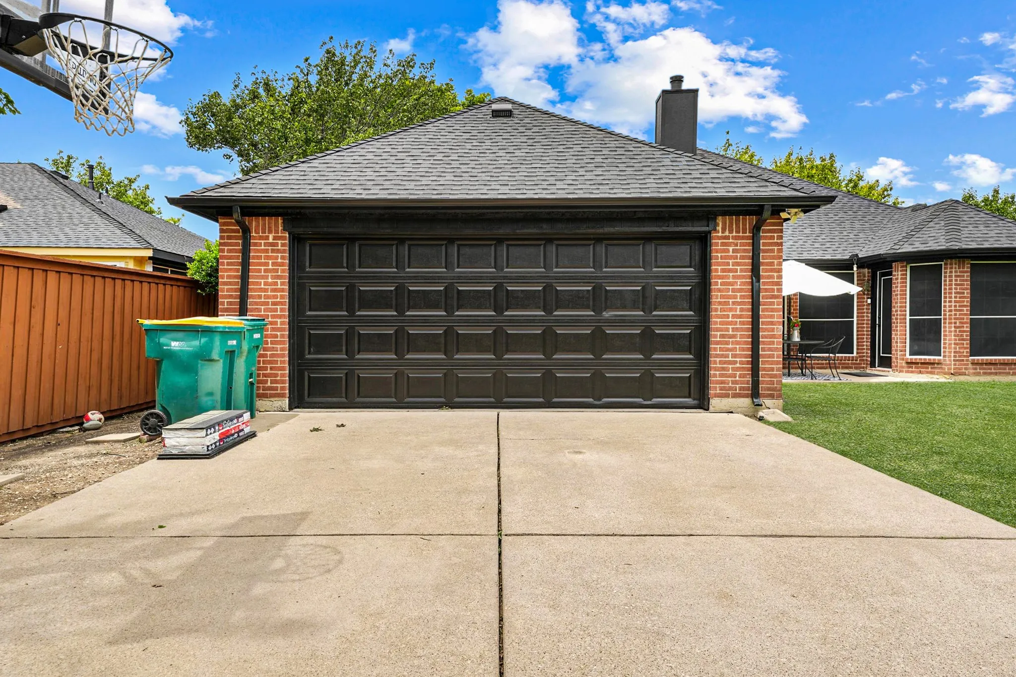 Single Family Residence For Sale in Dallas County , 1040 Essex Drive, Cedar Hill, Texas 75104, 4 Bedroom, 2 Bathroom, 2 Garage spaces, 2,001 Sqft, built in 1994, mls#21390280, Real Estate Agent in Cedar Hill, Homes For Sale in Dallas county, Homes For Sale in Cedar Hill, Realtor in Cedar Hill Texas, Real Estate Brokerage Independent Realty Texas, Luminita Cordes Realtor