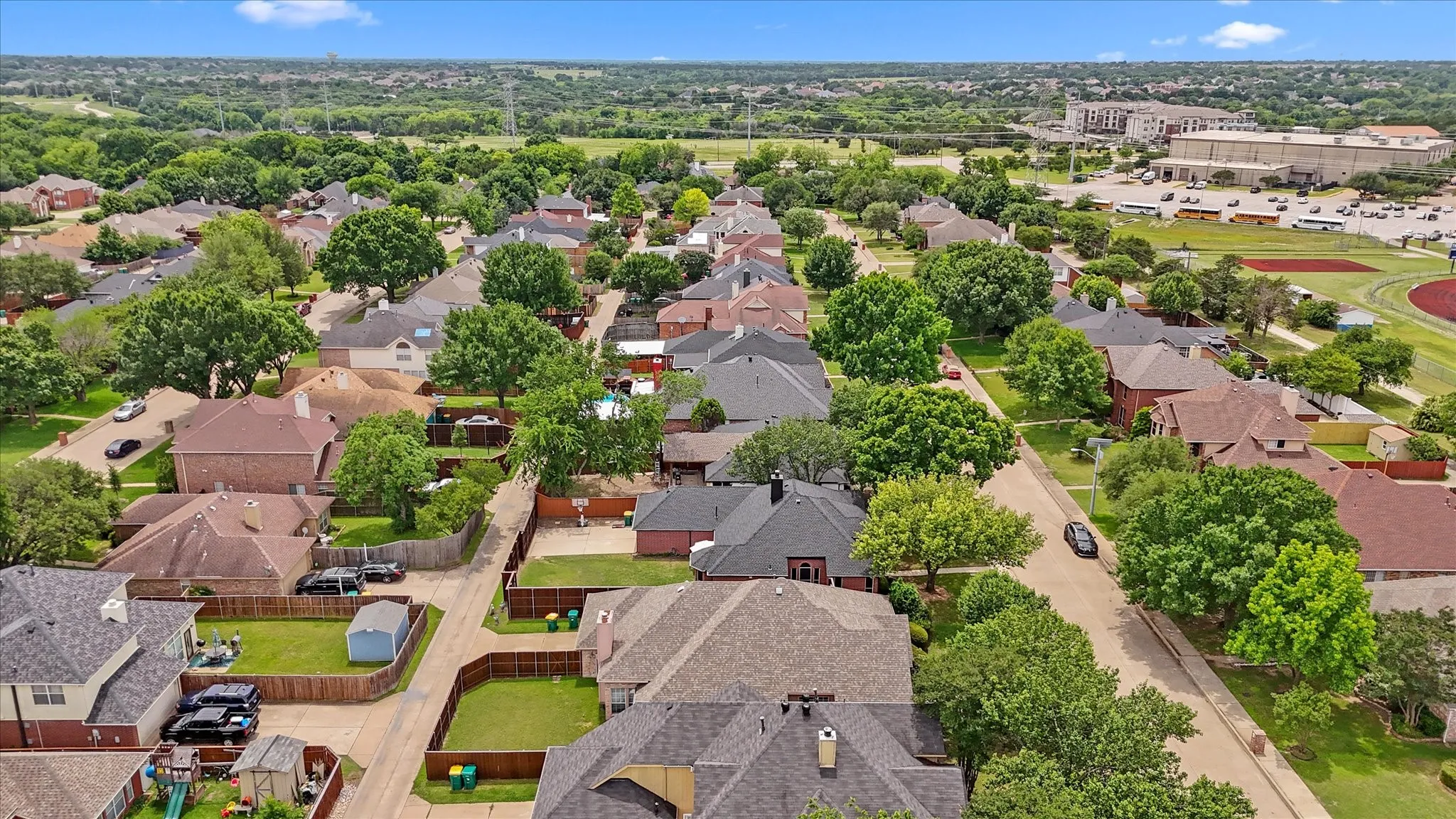 Single Family Residence For Sale in Dallas County , 1040 Essex Drive, Cedar Hill, Texas 75104, 4 Bedroom, 2 Bathroom, 2 Garage spaces, 2,001 Sqft, built in 1994, mls#21390280, Real Estate Agent in Cedar Hill, Homes For Sale in Dallas county, Homes For Sale in Cedar Hill, Realtor in Cedar Hill Texas, Real Estate Brokerage Independent Realty Texas, Luminita Cordes Realtor