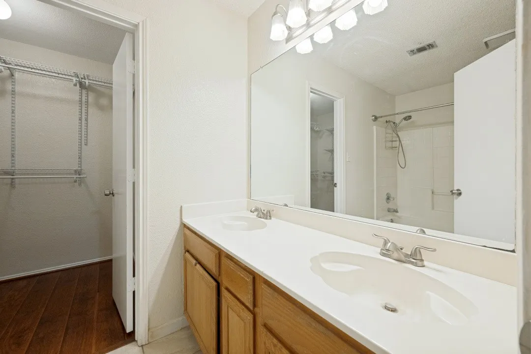 Single Family Residence For Rent in Tarrant County , 3625 Garden Springs Drive, Fort Worth, Texas 76123, 3 Bedroom, 2 Bathroom, 2 Garage spaces, 1,345 Sqft, built in 1994, mls#21386156, Real Estate Agent in Fort Worth, Homes For Rent in Tarrant county, Homes For Rent in Fort Worth, Realtor in Fort Worth Texas, Real Estate Brokerage Independent Realty Texas, Luminita Cordes Realtor