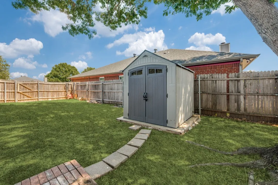 Single Family Residence For Rent in Tarrant County , 3625 Garden Springs Drive, Fort Worth, Texas 76123, 3 Bedroom, 2 Bathroom, 2 Garage spaces, 1,345 Sqft, built in 1994, mls#21386156, Real Estate Agent in Fort Worth, Homes For Rent in Tarrant county, Homes For Rent in Fort Worth, Realtor in Fort Worth Texas, Real Estate Brokerage Independent Realty Texas, Luminita Cordes Realtor
