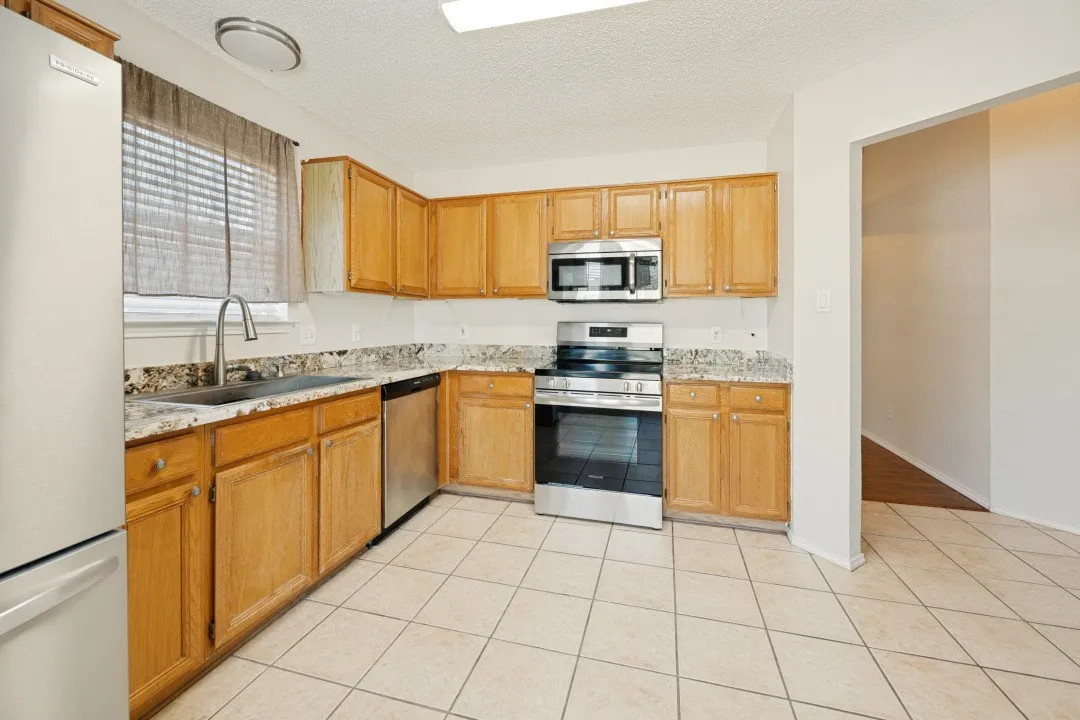 Single Family Residence For Rent in Tarrant County , 3625 Garden Springs Drive, Fort Worth, Texas 76123, 3 Bedroom, 2 Bathroom, 2 Garage spaces, 1,345 Sqft, built in 1994, mls#21386156, Real Estate Agent in Fort Worth, Homes For Rent in Tarrant county, Homes For Rent in Fort Worth, Realtor in Fort Worth Texas, Real Estate Brokerage Independent Realty Texas, Luminita Cordes Realtor