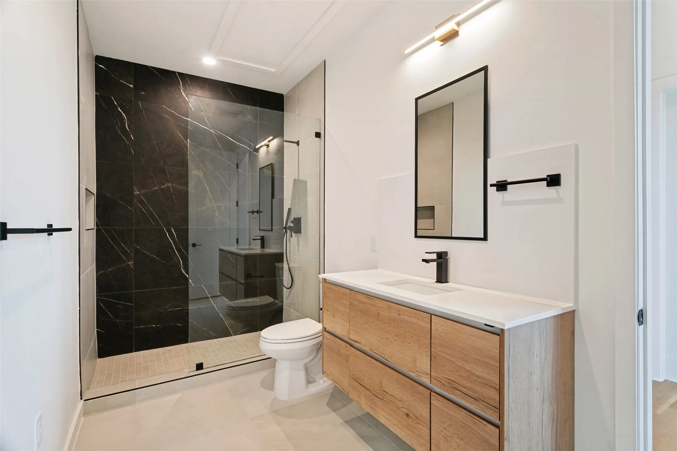 3rd floor full bathroom