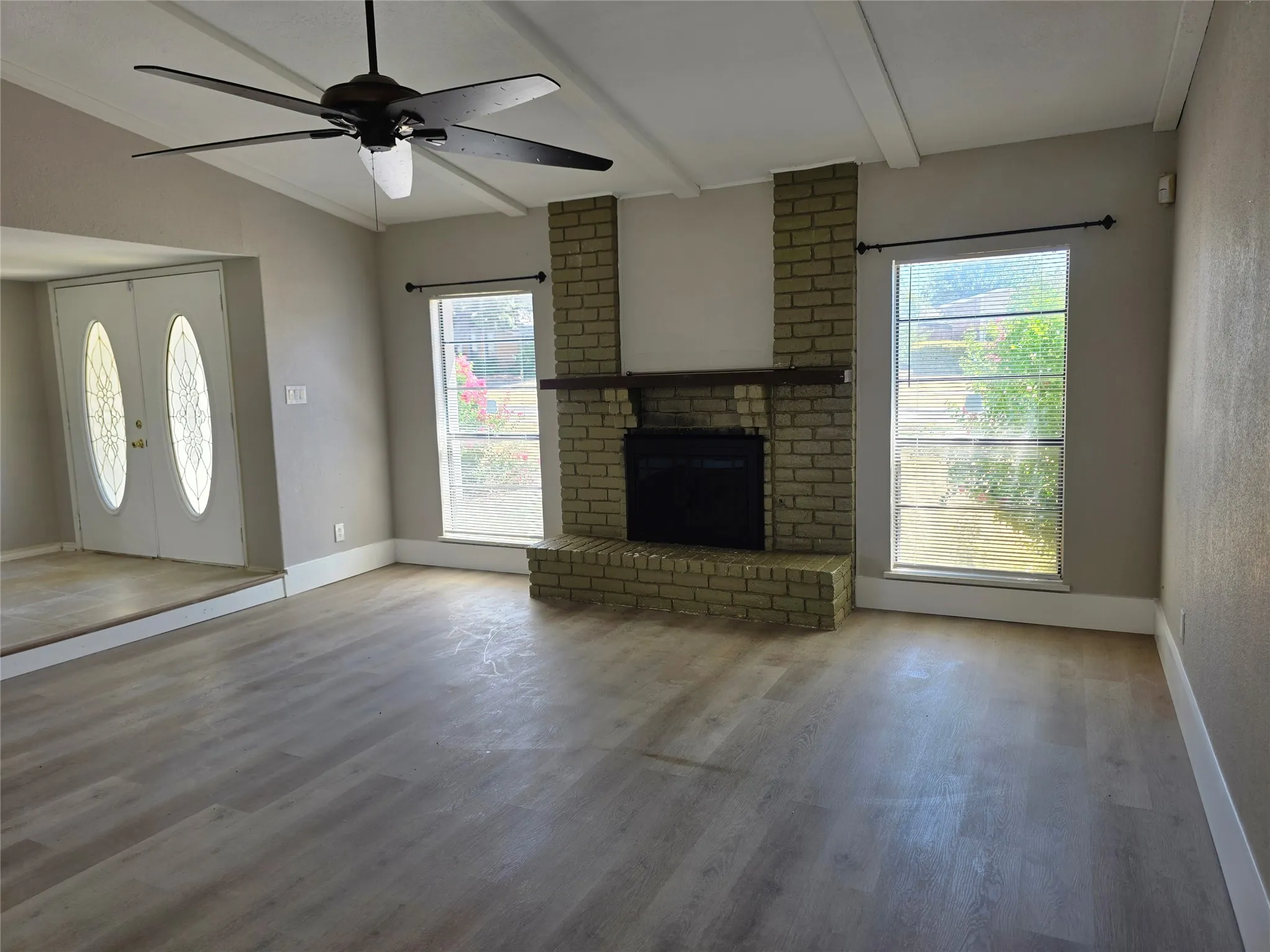 Single Family Residence For Rent in Denton County , 5148 Reed Drive, The Colony, Texas 75056, 4 Bedroom, 2 Bathroom, 2 Garage spaces, 1,881 Sqft, built in 1978, mls#21365083, Real Estate Agent in The Colony, Homes For Rent in Denton county, Homes For Rent in The Colony, Realtor in The Colony Texas, Real Estate Brokerage Independent Realty Texas, Luminita Cordes Realtor