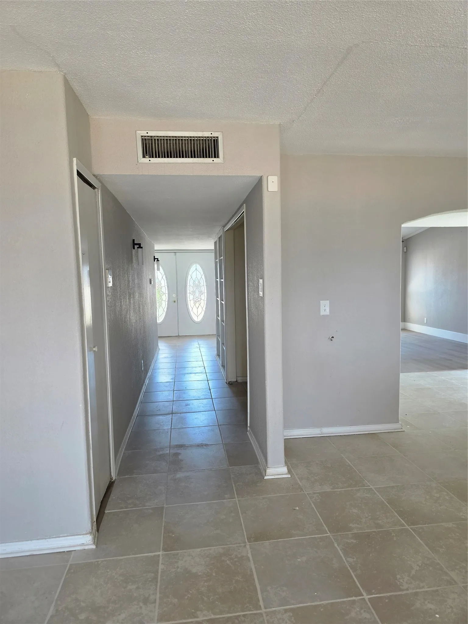 Single Family Residence For Rent in Denton County , 5148 Reed Drive, The Colony, Texas 75056, 4 Bedroom, 2 Bathroom, 2 Garage spaces, 1,881 Sqft, built in 1978, mls#21365083, Real Estate Agent in The Colony, Homes For Rent in Denton county, Homes For Rent in The Colony, Realtor in The Colony Texas, Real Estate Brokerage Independent Realty Texas, Luminita Cordes Realtor