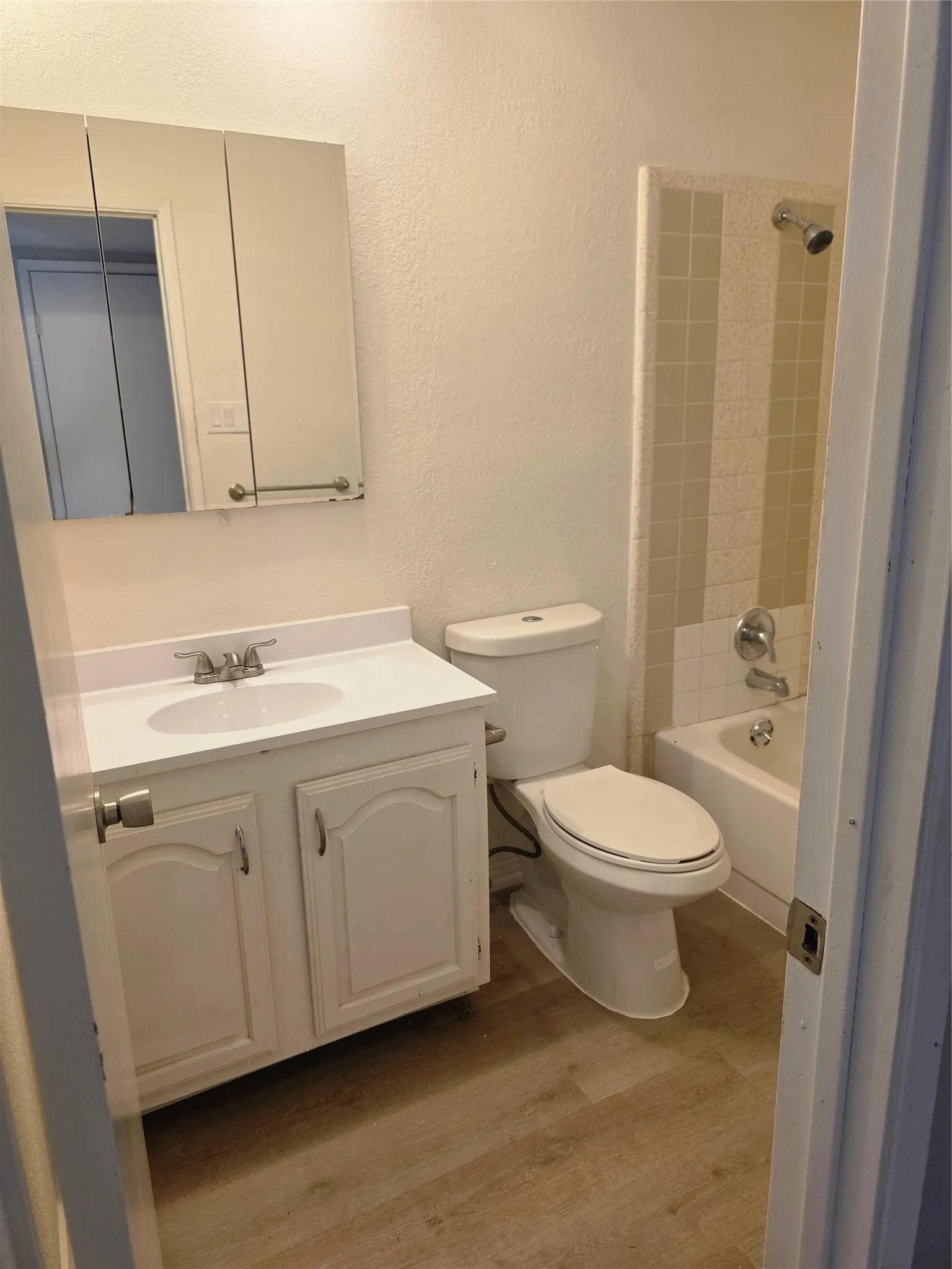 Single Family Residence For Rent in Denton County , 5148 Reed Drive, The Colony, Texas 75056, 4 Bedroom, 2 Bathroom, 2 Garage spaces, 1,881 Sqft, built in 1978, mls#21365083, Real Estate Agent in The Colony, Homes For Rent in Denton county, Homes For Rent in The Colony, Realtor in The Colony Texas, Real Estate Brokerage Independent Realty Texas, Luminita Cordes Realtor