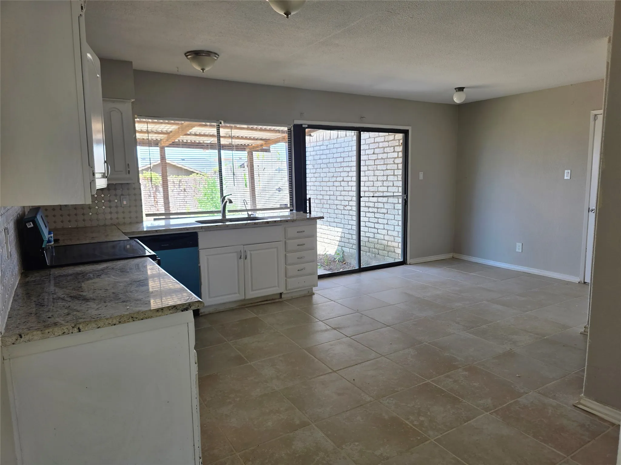 Single Family Residence For Rent in Denton County , 5148 Reed Drive, The Colony, Texas 75056, 4 Bedroom, 2 Bathroom, 2 Garage spaces, 1,881 Sqft, built in 1978, mls#21365083, Real Estate Agent in The Colony, Homes For Rent in Denton county, Homes For Rent in The Colony, Realtor in The Colony Texas, Real Estate Brokerage Independent Realty Texas, Luminita Cordes Realtor