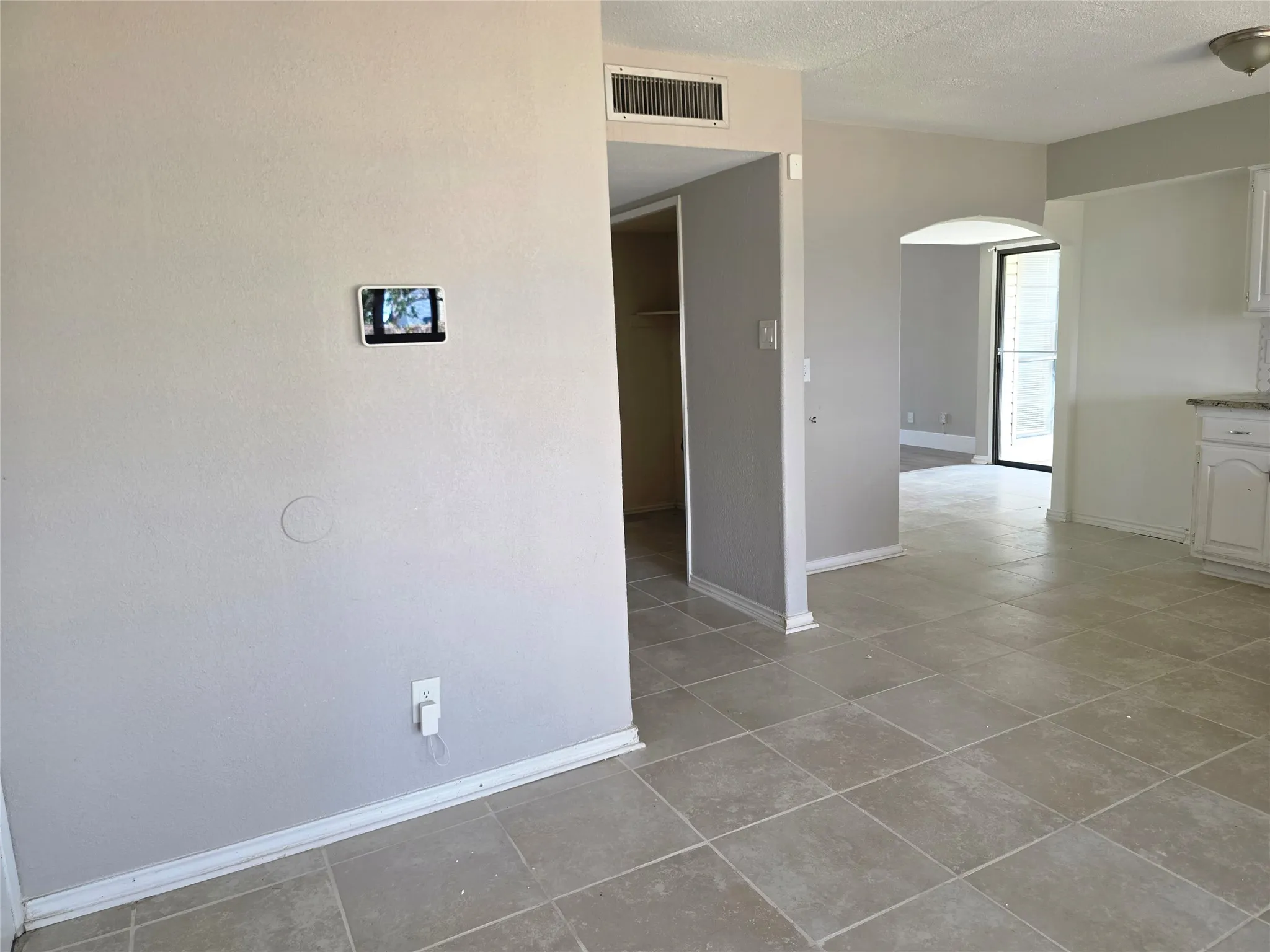 Single Family Residence For Rent in Denton County , 5148 Reed Drive, The Colony, Texas 75056, 4 Bedroom, 2 Bathroom, 2 Garage spaces, 1,881 Sqft, built in 1978, mls#21365083, Real Estate Agent in The Colony, Homes For Rent in Denton county, Homes For Rent in The Colony, Realtor in The Colony Texas, Real Estate Brokerage Independent Realty Texas, Luminita Cordes Realtor