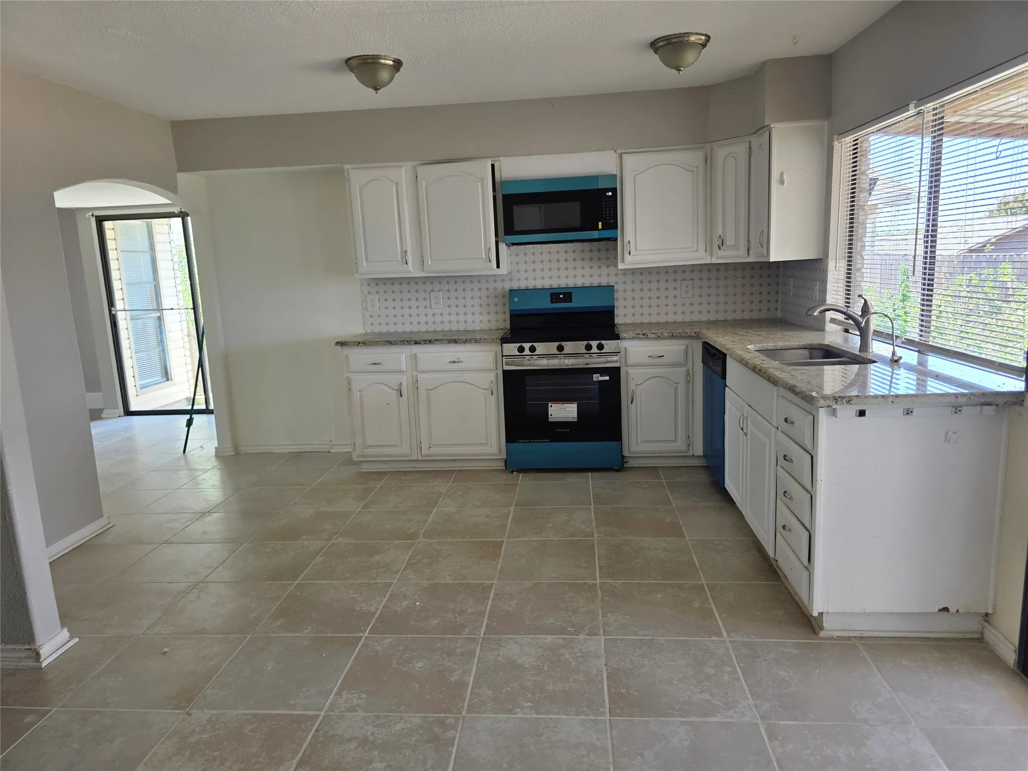 Single Family Residence For Rent in Denton County , 5148 Reed Drive, The Colony, Texas 75056, 4 Bedroom, 2 Bathroom, 2 Garage spaces, 1,881 Sqft, built in 1978, mls#21365083, Real Estate Agent in The Colony, Homes For Rent in Denton county, Homes For Rent in The Colony, Realtor in The Colony Texas, Real Estate Brokerage Independent Realty Texas, Luminita Cordes Realtor