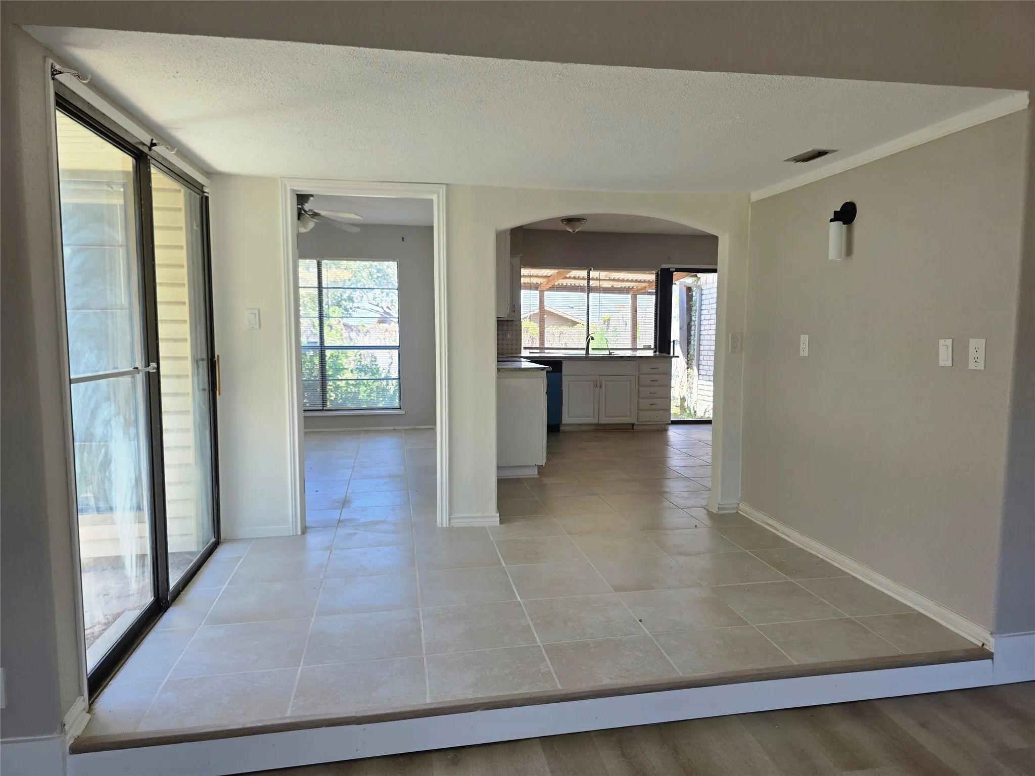 Single Family Residence For Rent in Denton County , 5148 Reed Drive, The Colony, Texas 75056, 4 Bedroom, 2 Bathroom, 2 Garage spaces, 1,881 Sqft, built in 1978, mls#21365083, Real Estate Agent in The Colony, Homes For Rent in Denton county, Homes For Rent in The Colony, Realtor in The Colony Texas, Real Estate Brokerage Independent Realty Texas, Luminita Cordes Realtor