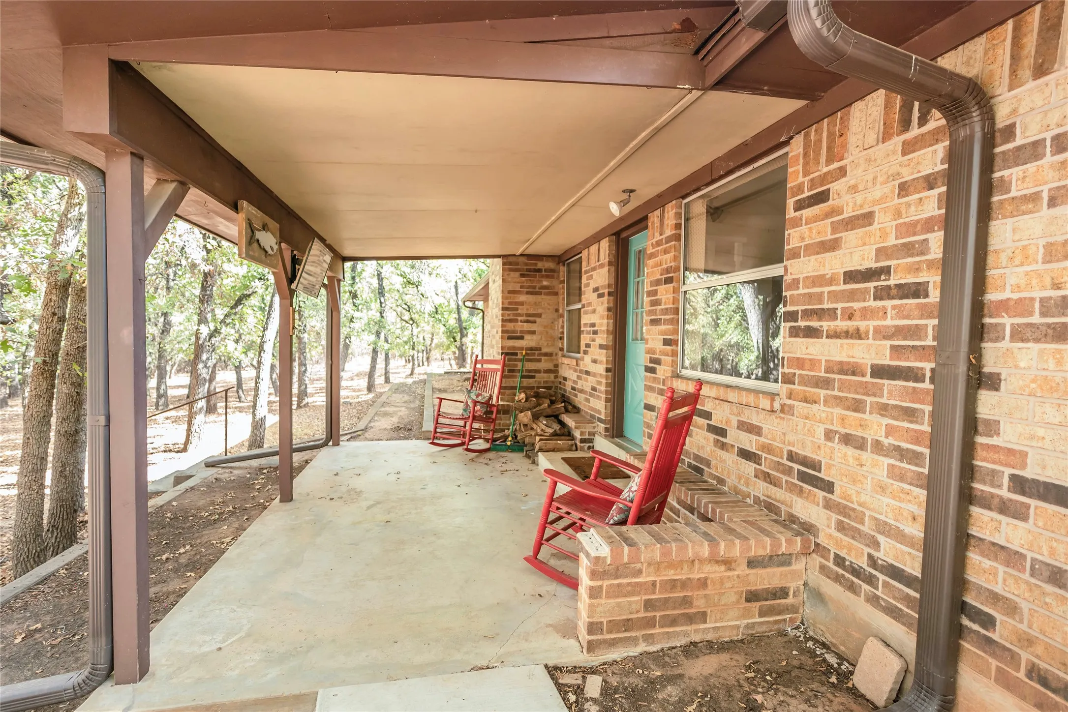 Single Family Residence For Sale in Montague County , 130 Acoma Drive, Nocona, Texas 76255, 3 Bedroom, 2 Bathroom, 2 Garage spaces, 1,819 Sqft, built in 1986, mls#21390258, Real Estate Agent in Nocona, Homes For Sale in Montague county, Homes For Sale in Nocona, Realtor in Nocona Texas, Real Estate Brokerage Independent Realty Texas, Luminita Cordes Realtor