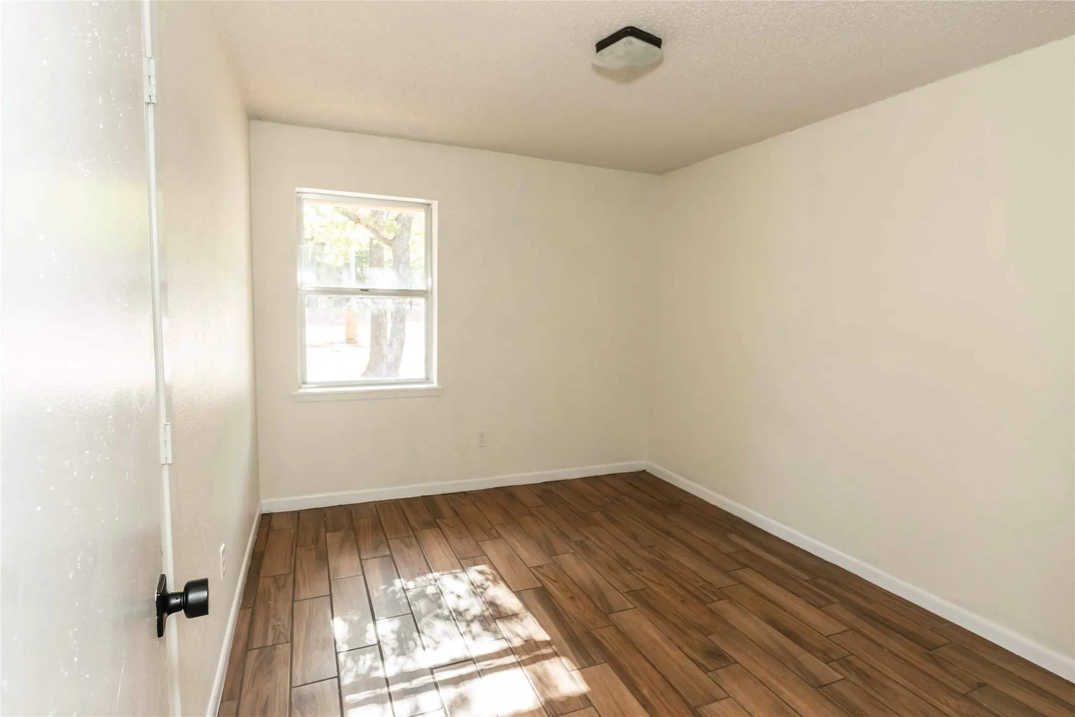 Single Family Residence For Sale in Montague County , 130 Acoma Drive, Nocona, Texas 76255, 3 Bedroom, 2 Bathroom, 2 Garage spaces, 1,819 Sqft, built in 1986, mls#21390258, Real Estate Agent in Nocona, Homes For Sale in Montague county, Homes For Sale in Nocona, Realtor in Nocona Texas, Real Estate Brokerage Independent Realty Texas, Luminita Cordes Realtor