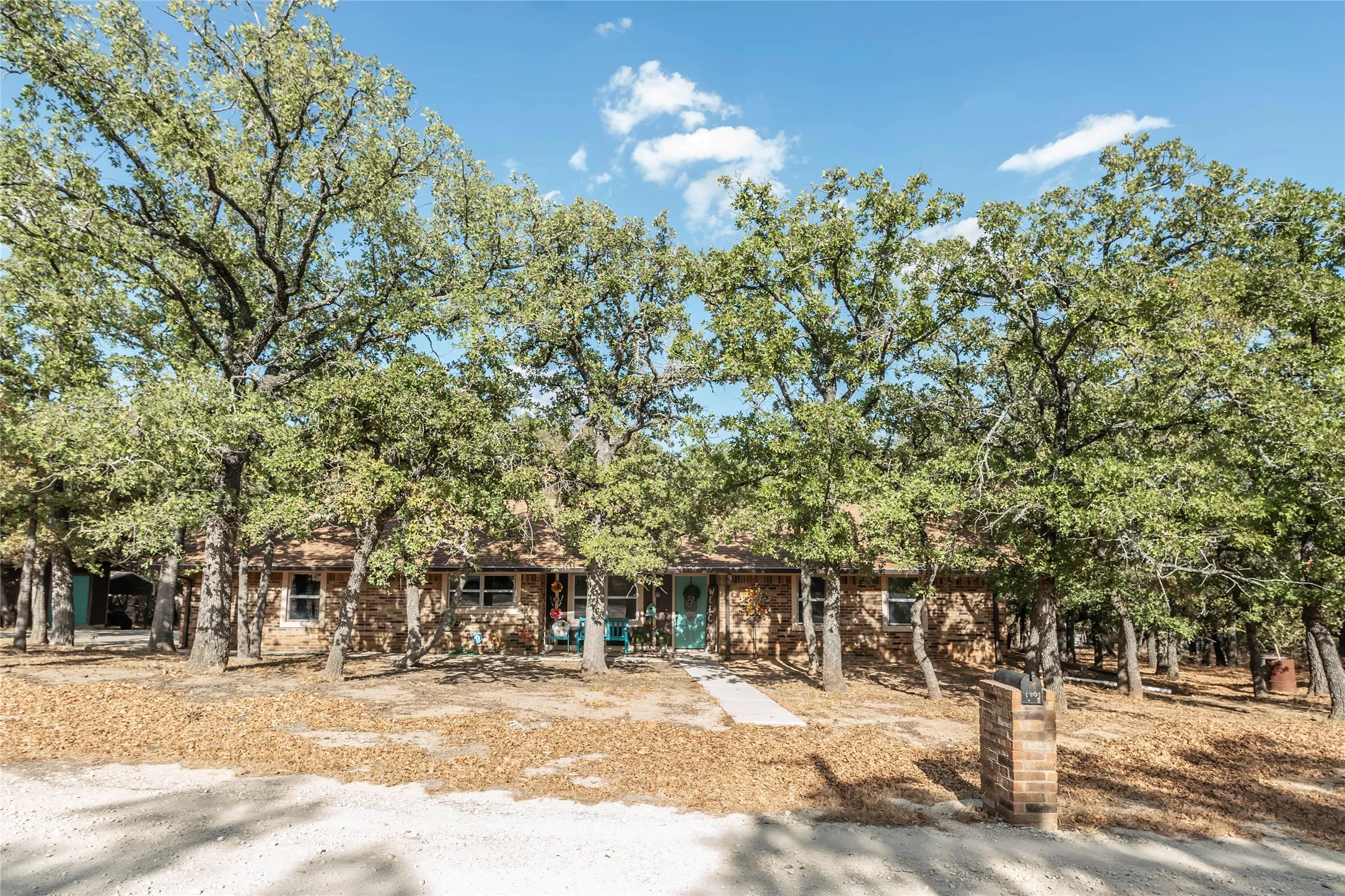 Single Family Residence For Sale in Montague County , 130 Acoma Drive, Nocona, Texas 76255, 3 Bedroom, 2 Bathroom, 2 Garage spaces, 1,819 Sqft, built in 1986, mls#21390258, Real Estate Agent in Nocona, Homes For Sale in Montague county, Homes For Sale in Nocona, Realtor in Nocona Texas, Real Estate Brokerage Independent Realty Texas, Luminita Cordes Realtor