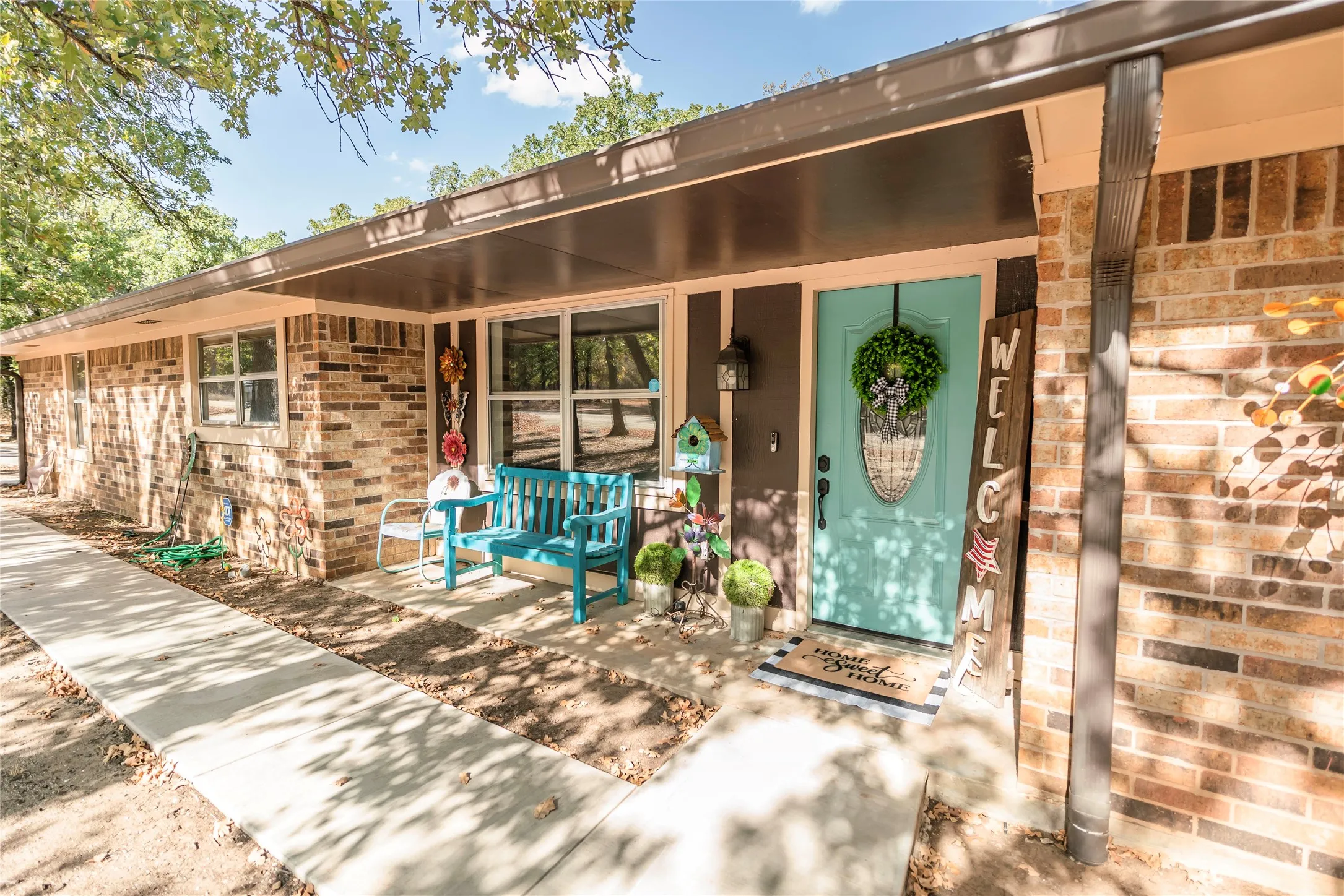 Single Family Residence For Sale in Montague County , 130 Acoma Drive, Nocona, Texas 76255, 3 Bedroom, 2 Bathroom, 2 Garage spaces, 1,819 Sqft, built in 1986, mls#21390258, Real Estate Agent in Nocona, Homes For Sale in Montague county, Homes For Sale in Nocona, Realtor in Nocona Texas, Real Estate Brokerage Independent Realty Texas, Luminita Cordes Realtor