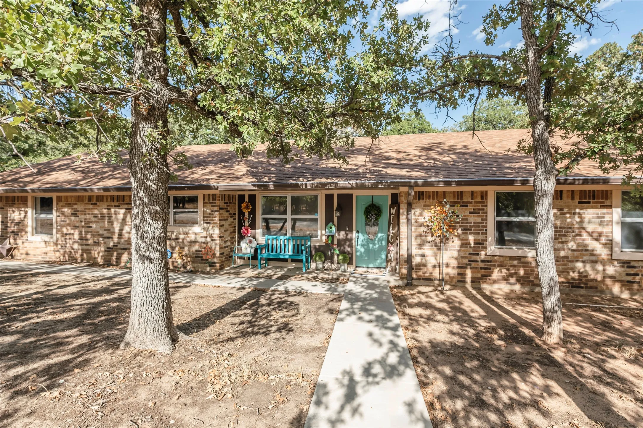 Single Family Residence For Sale in Montague County , 130 Acoma Drive, Nocona, Texas 76255, 3 Bedroom, 2 Bathroom, 2 Garage spaces, 1,819 Sqft, built in 1986, mls#21390258, Real Estate Agent in Nocona, Homes For Sale in Montague county, Homes For Sale in Nocona, Realtor in Nocona Texas, Real Estate Brokerage Independent Realty Texas, Luminita Cordes Realtor