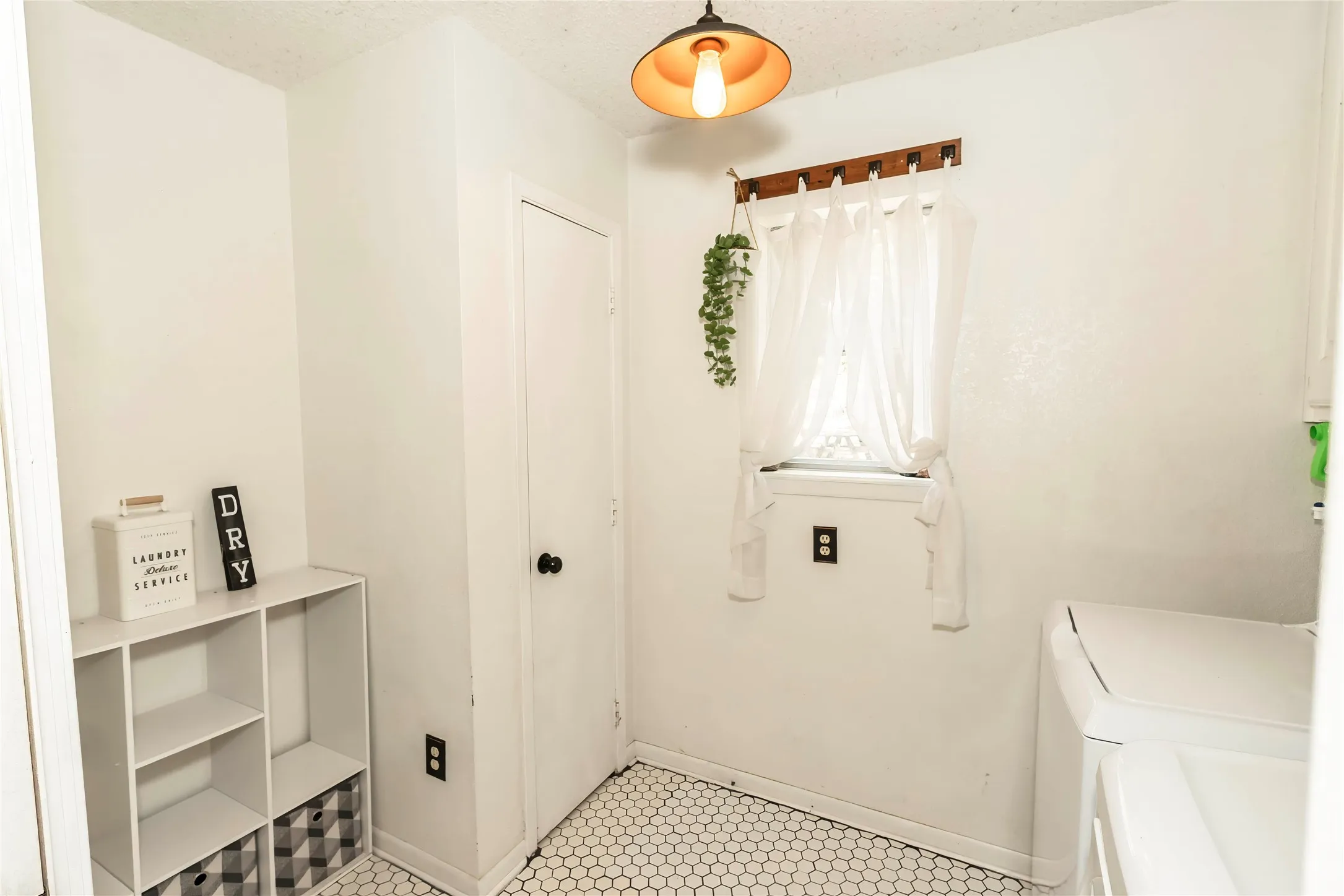 Single Family Residence For Sale in Montague County , 130 Acoma Drive, Nocona, Texas 76255, 3 Bedroom, 2 Bathroom, 2 Garage spaces, 1,819 Sqft, built in 1986, mls#21390258, Real Estate Agent in Nocona, Homes For Sale in Montague county, Homes For Sale in Nocona, Realtor in Nocona Texas, Real Estate Brokerage Independent Realty Texas, Luminita Cordes Realtor