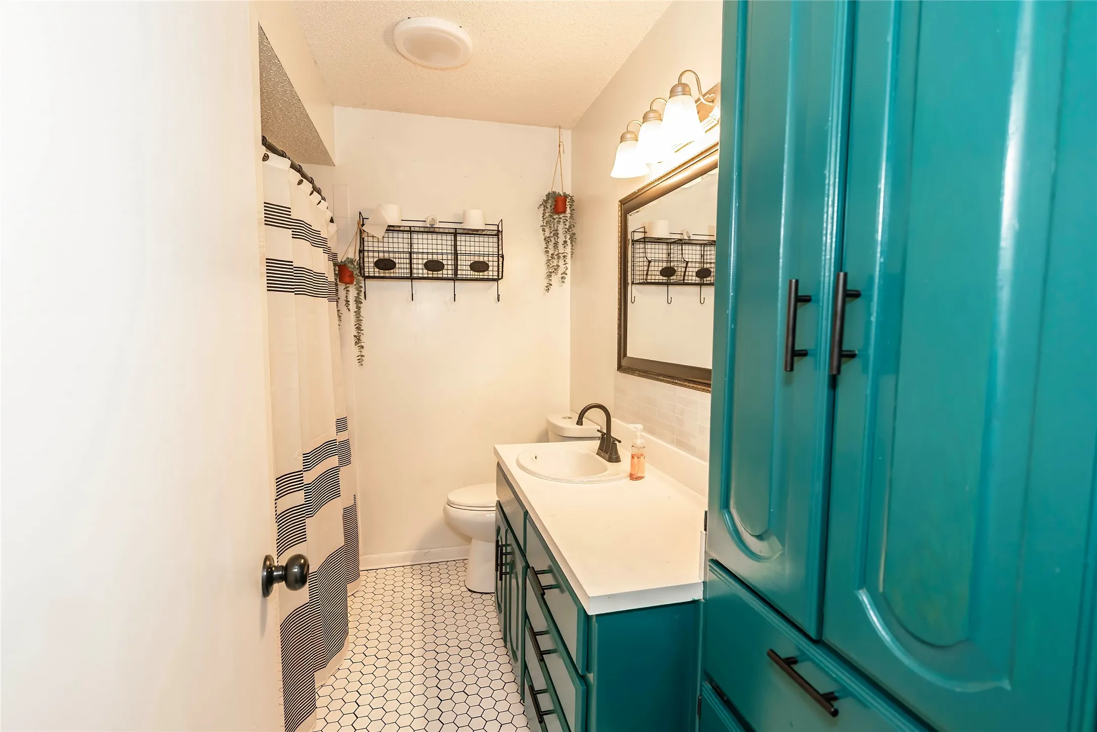 Single Family Residence For Sale in Montague County , 130 Acoma Drive, Nocona, Texas 76255, 3 Bedroom, 2 Bathroom, 2 Garage spaces, 1,819 Sqft, built in 1986, mls#21390258, Real Estate Agent in Nocona, Homes For Sale in Montague county, Homes For Sale in Nocona, Realtor in Nocona Texas, Real Estate Brokerage Independent Realty Texas, Luminita Cordes Realtor