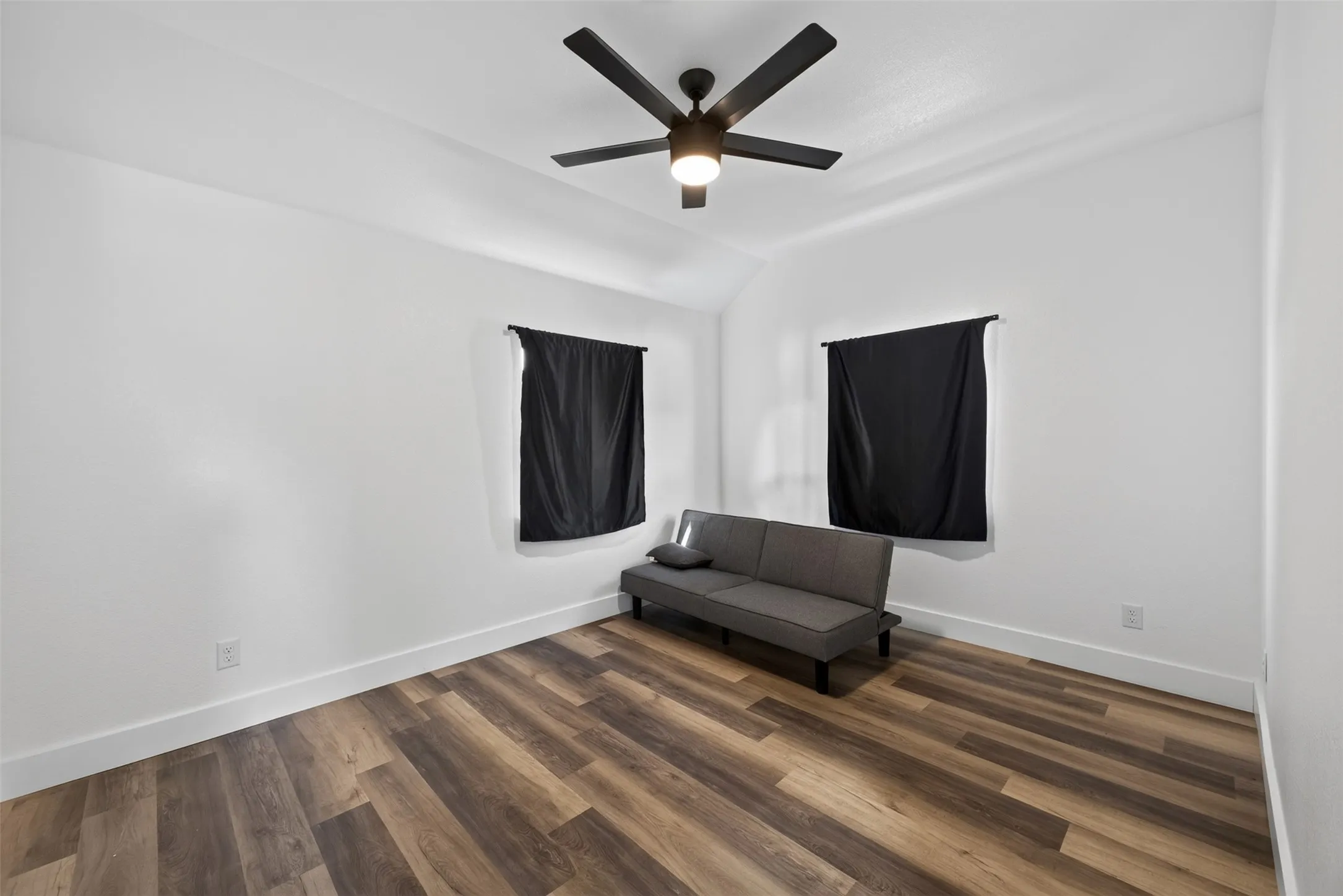Large bedrooms with ceiling fans.