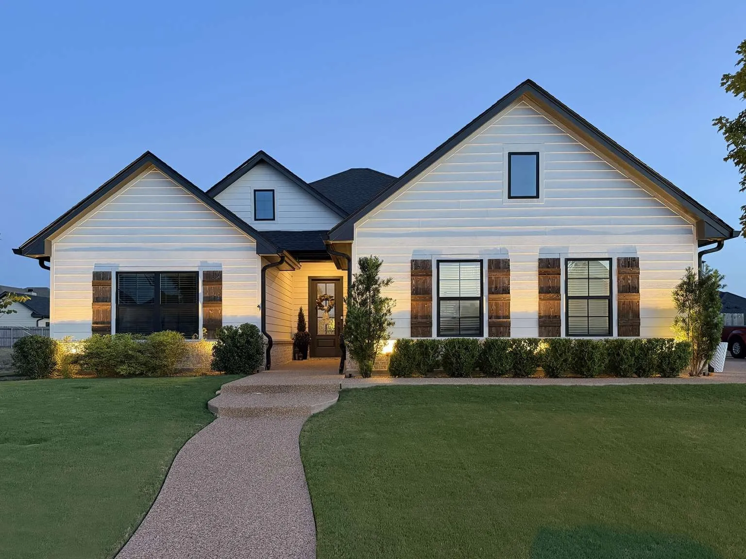 Single Family Residence For Sale in Mc Lennan County , 10124 Charmwood Drive, Waco, Texas 76712, 4 Bedroom, 3 Bathroom, 2 Garage spaces, 2,447 Sqft, built in 2023, mls#21390290, Real Estate Agent in Waco, Homes For Sale in Mc Lennan county, Homes For Sale in Waco, Realtor in Waco Texas, Real Estate Brokerage Independent Realty Texas, Luminita Cordes Realtor