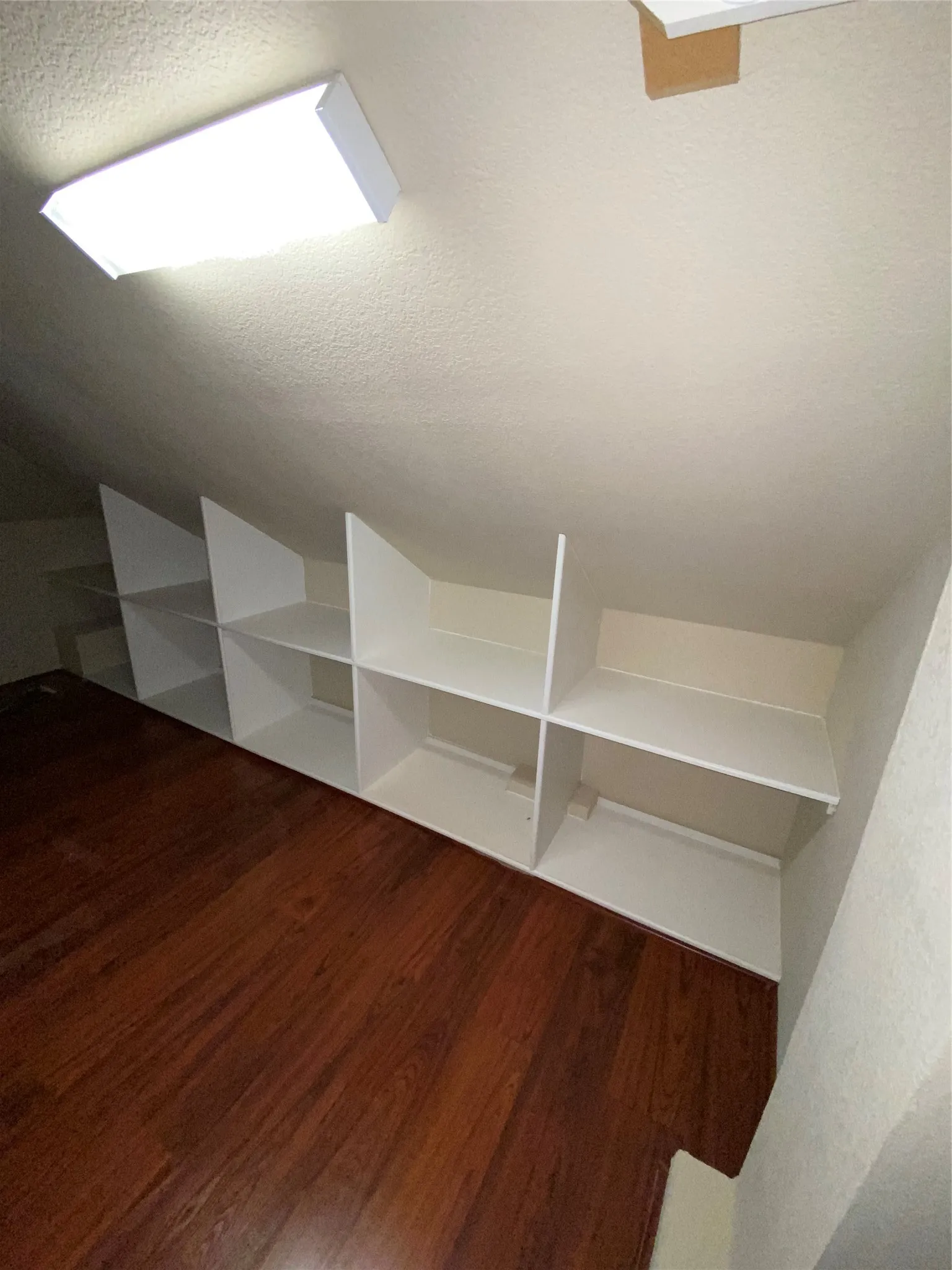 Single Family Residence For Rent in Dallas County , 10045 Bluewater Terrace, Irving, Texas 75063, 5 Bedroom, 5 Bathroom, 2 Garage spaces, 3,451 Sqft, built in 2005, mls#21390296, Real Estate Agent in Irving, Homes For Rent in Dallas county, Homes For Rent in Irving, Realtor in Irving Texas, Real Estate Brokerage Independent Realty Texas, Luminita Cordes Realtor