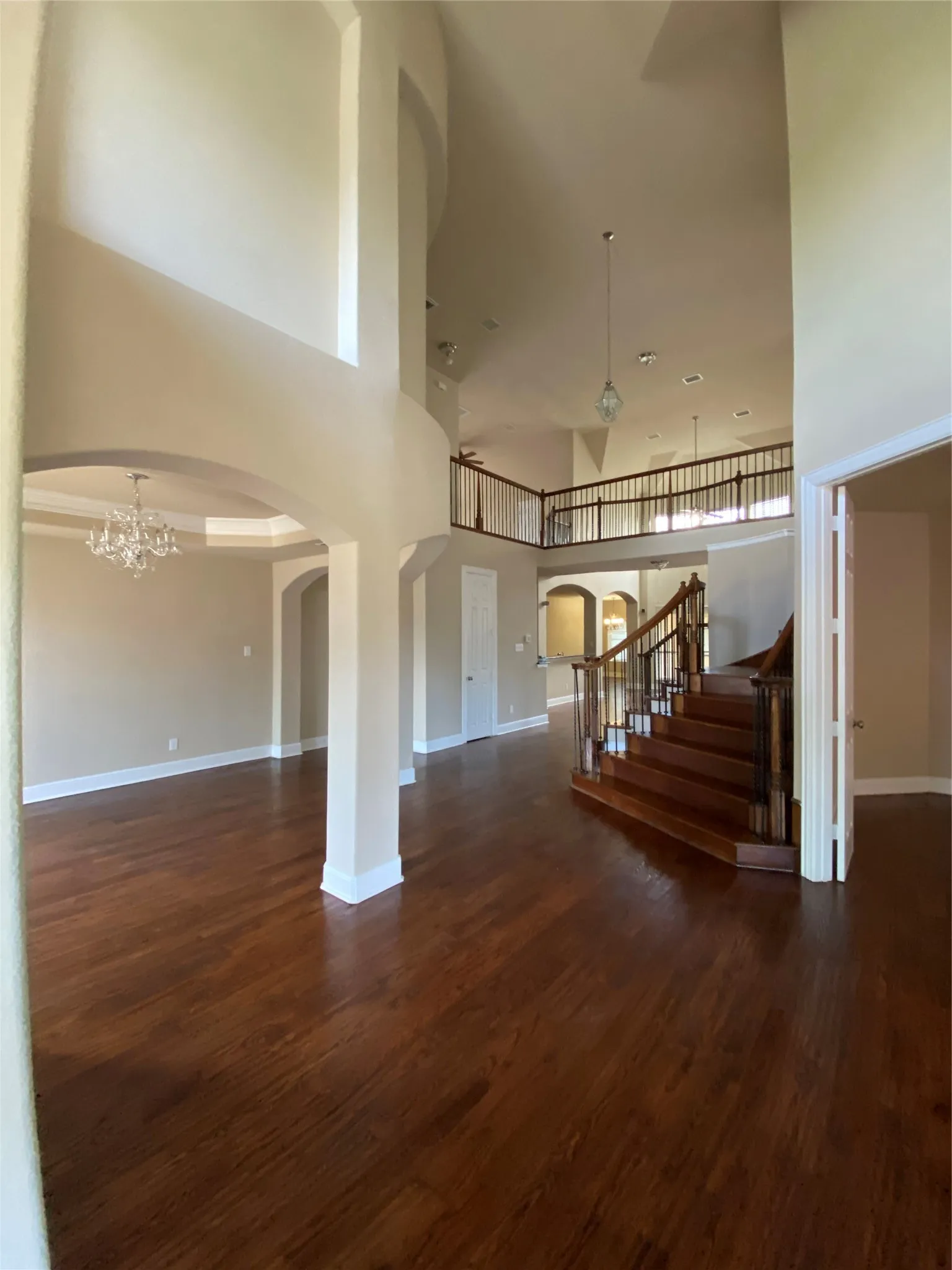 Single Family Residence For Rent in Dallas County , 10045 Bluewater Terrace, Irving, Texas 75063, 5 Bedroom, 5 Bathroom, 2 Garage spaces, 3,451 Sqft, built in 2005, mls#21390296, Real Estate Agent in Irving, Homes For Rent in Dallas county, Homes For Rent in Irving, Realtor in Irving Texas, Real Estate Brokerage Independent Realty Texas, Luminita Cordes Realtor