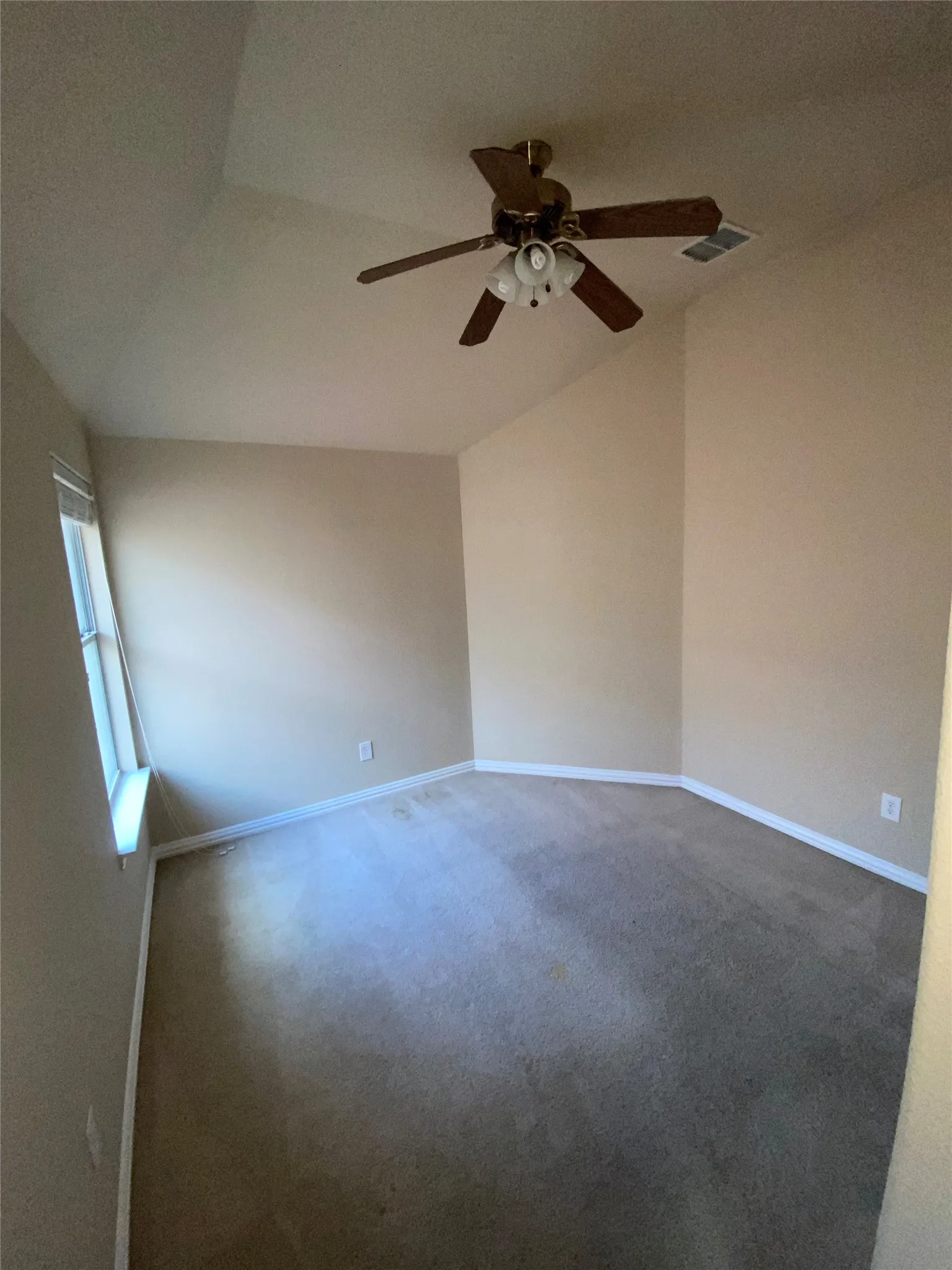 Single Family Residence For Rent in Dallas County , 10045 Bluewater Terrace, Irving, Texas 75063, 5 Bedroom, 5 Bathroom, 2 Garage spaces, 3,451 Sqft, built in 2005, mls#21390296, Real Estate Agent in Irving, Homes For Rent in Dallas county, Homes For Rent in Irving, Realtor in Irving Texas, Real Estate Brokerage Independent Realty Texas, Luminita Cordes Realtor