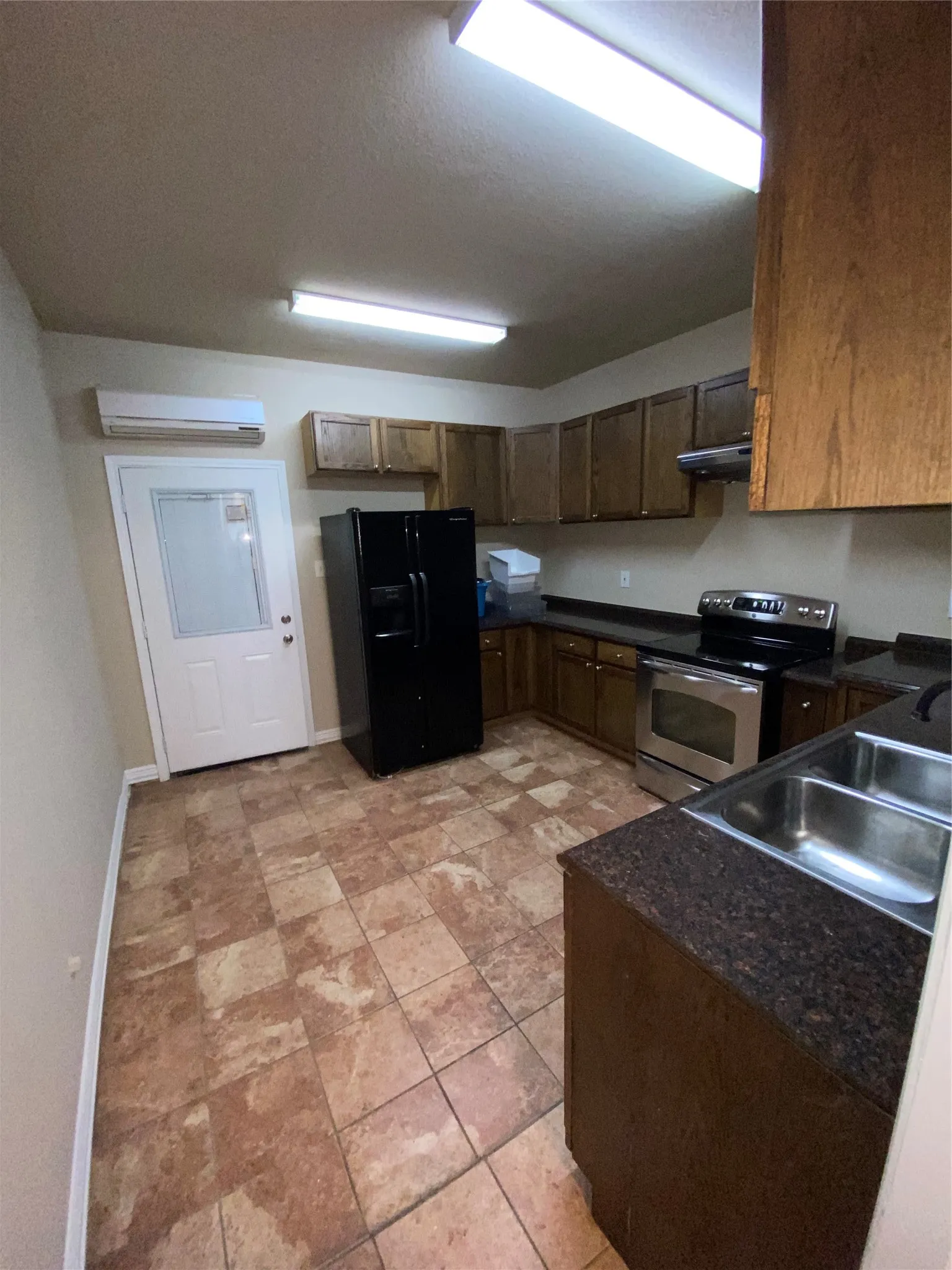 Single Family Residence For Rent in Dallas County , 10045 Bluewater Terrace, Irving, Texas 75063, 5 Bedroom, 5 Bathroom, 2 Garage spaces, 3,451 Sqft, built in 2005, mls#21390296, Real Estate Agent in Irving, Homes For Rent in Dallas county, Homes For Rent in Irving, Realtor in Irving Texas, Real Estate Brokerage Independent Realty Texas, Luminita Cordes Realtor