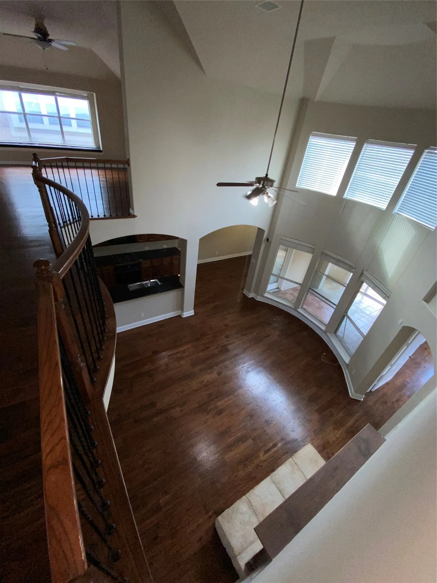 Single Family Residence For Rent in Dallas County , 10045 Bluewater Terrace, Irving, Texas 75063, 5 Bedroom, 5 Bathroom, 2 Garage spaces, 3,451 Sqft, built in 2005, mls#21390296, Real Estate Agent in Irving, Homes For Rent in Dallas county, Homes For Rent in Irving, Realtor in Irving Texas, Real Estate Brokerage Independent Realty Texas, Luminita Cordes Realtor