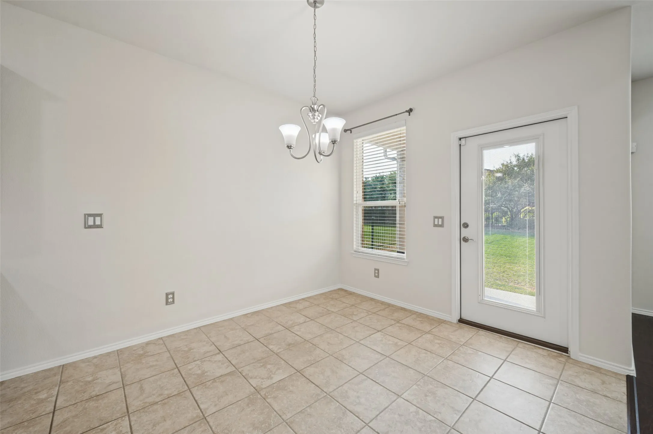 Single Family Residence For Sale in Denton County , 2941 Oyster Bay Drive, Frisco, Texas 75036, 2 Bedroom, 2 Bathroom, 2 Garage spaces, 1,704 Sqft, built in 2013, mls#21389995, Real Estate Agent in Frisco, Homes For Sale in Denton county, Homes For Sale in Frisco, Realtor in Frisco Texas, Real Estate Brokerage Independent Realty Texas, Luminita Cordes Realtor