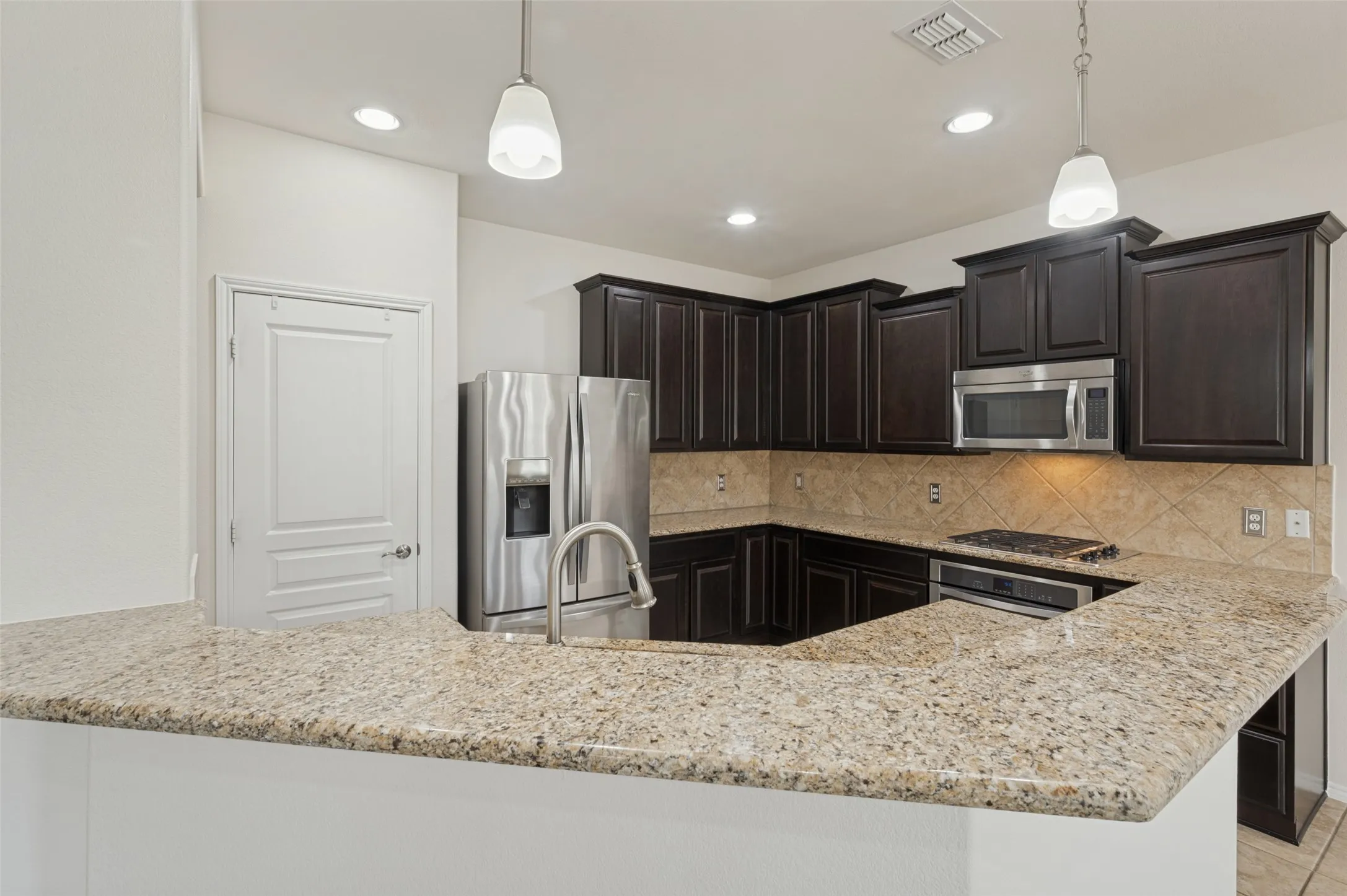 Single Family Residence For Sale in Denton County , 2941 Oyster Bay Drive, Frisco, Texas 75036, 2 Bedroom, 2 Bathroom, 2 Garage spaces, 1,704 Sqft, built in 2013, mls#21389995, Real Estate Agent in Frisco, Homes For Sale in Denton county, Homes For Sale in Frisco, Realtor in Frisco Texas, Real Estate Brokerage Independent Realty Texas, Luminita Cordes Realtor