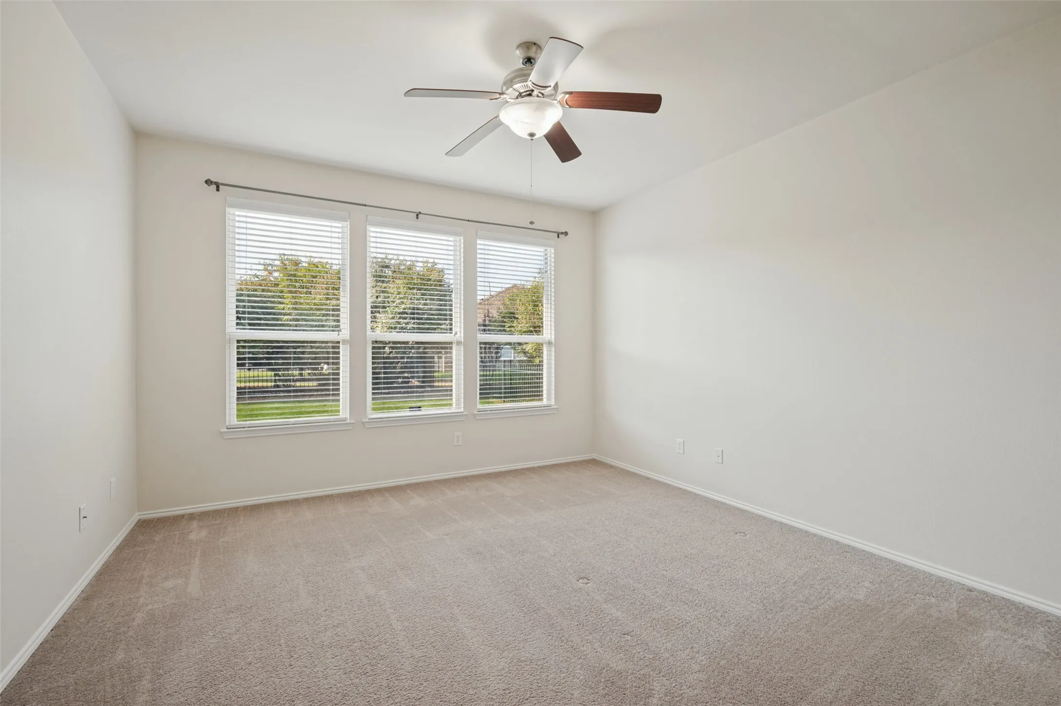Single Family Residence For Sale in Denton County , 2941 Oyster Bay Drive, Frisco, Texas 75036, 2 Bedroom, 2 Bathroom, 2 Garage spaces, 1,704 Sqft, built in 2013, mls#21389995, Real Estate Agent in Frisco, Homes For Sale in Denton county, Homes For Sale in Frisco, Realtor in Frisco Texas, Real Estate Brokerage Independent Realty Texas, Luminita Cordes Realtor