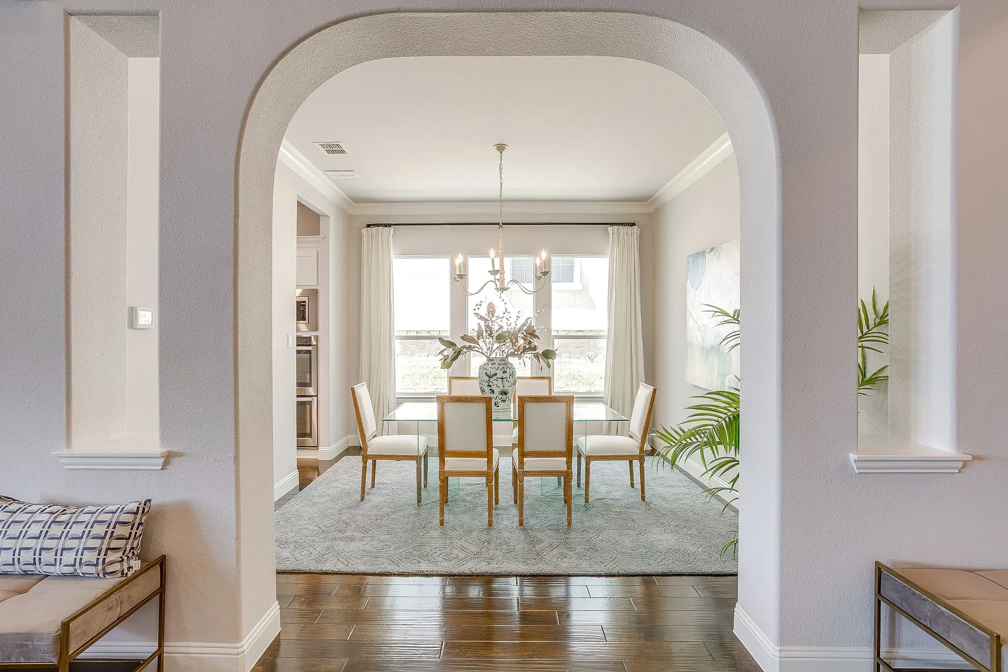 Light & Bright Dining area