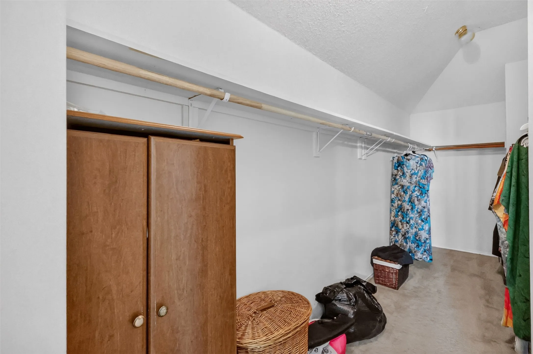 Single Family Residence For Sale in Tarrant County , 4721 Sleepy Ridge Circle, Fort Worth, Texas 76133, 4 Bedroom, 3 Bathroom, 2 Garage spaces, 3,171 Sqft, built in 2001, mls#21390256, Real Estate Agent in Fort Worth, Homes For Sale in Tarrant county, Homes For Sale in Fort Worth, Realtor in Fort Worth Texas, Real Estate Brokerage Independent Realty Texas, Luminita Cordes Realtor