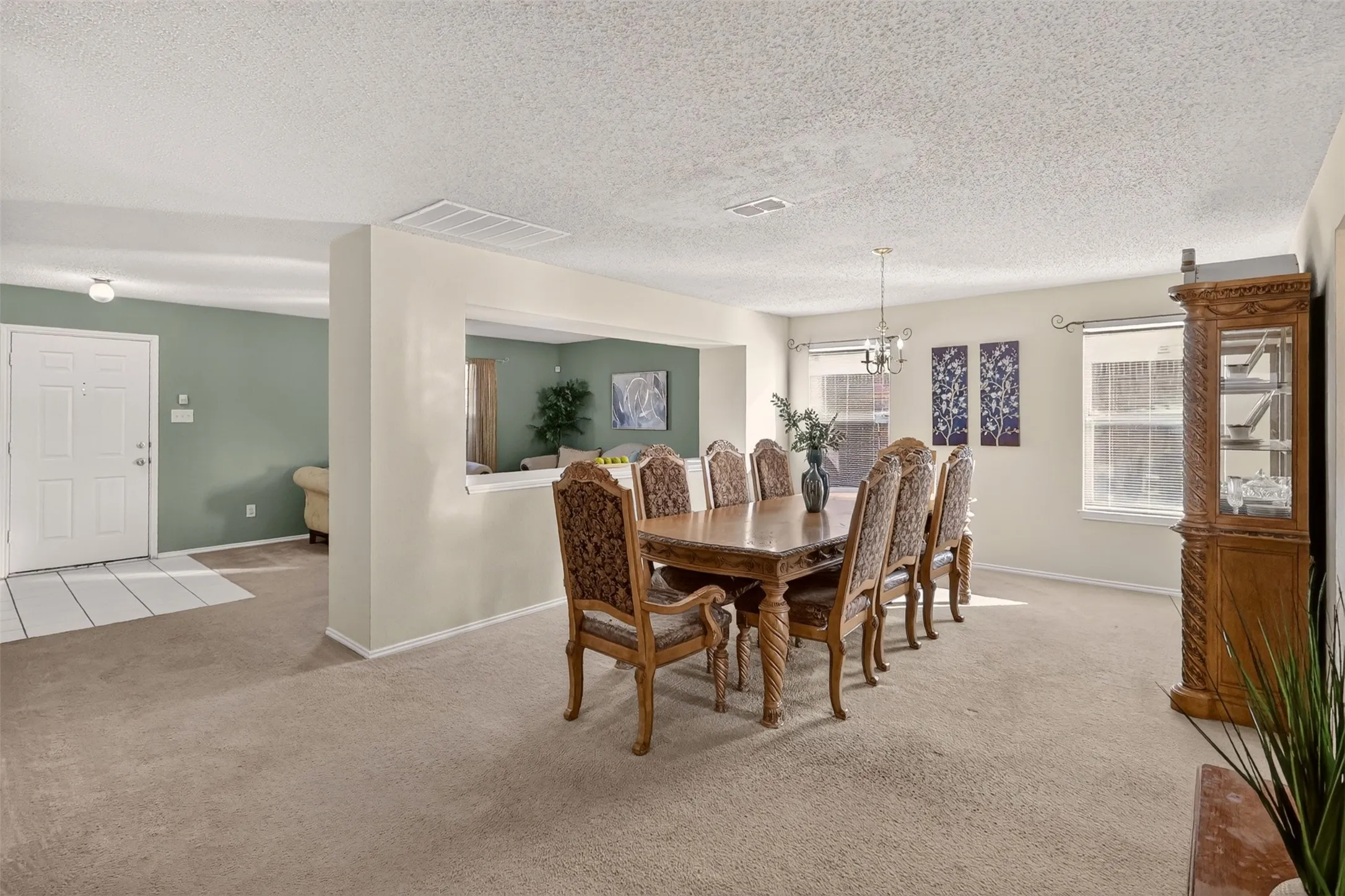 Single Family Residence For Sale in Tarrant County , 4721 Sleepy Ridge Circle, Fort Worth, Texas 76133, 4 Bedroom, 3 Bathroom, 2 Garage spaces, 3,171 Sqft, built in 2001, mls#21390256, Real Estate Agent in Fort Worth, Homes For Sale in Tarrant county, Homes For Sale in Fort Worth, Realtor in Fort Worth Texas, Real Estate Brokerage Independent Realty Texas, Luminita Cordes Realtor