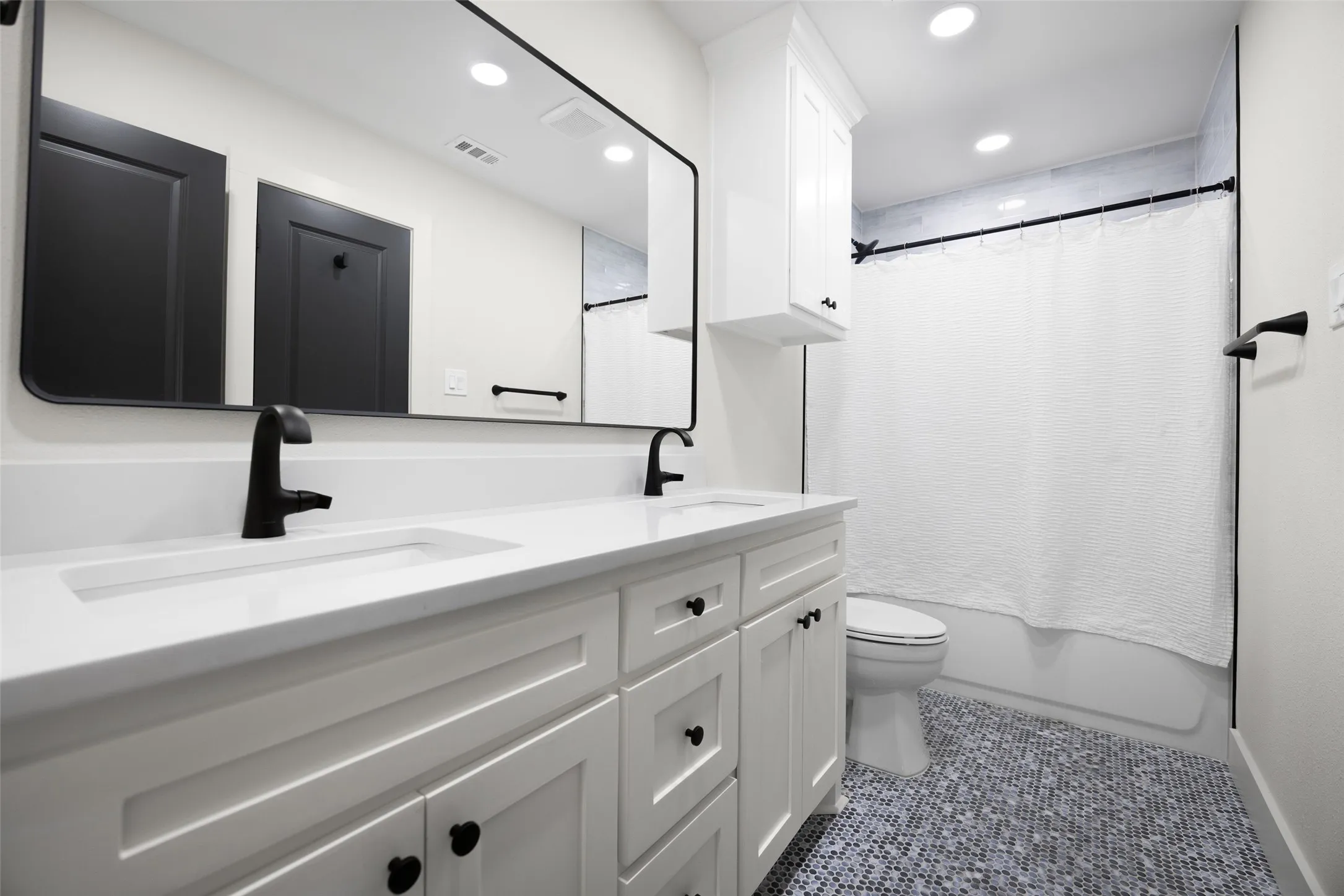 Single Family Residence For Sale in Dallas County , 7321 Bluefield Drive, Dallas, Texas 75248, 4 Bedroom, 3 Bathroom, 2 Garage spaces, 2,456 Sqft, built in 1973, mls#21386773, Real Estate Agent in Dallas, Homes For Sale in Dallas county, Homes For Sale in Dallas, Realtor in Dallas Texas, Real Estate Brokerage Independent Realty Texas, Luminita Cordes Realtor