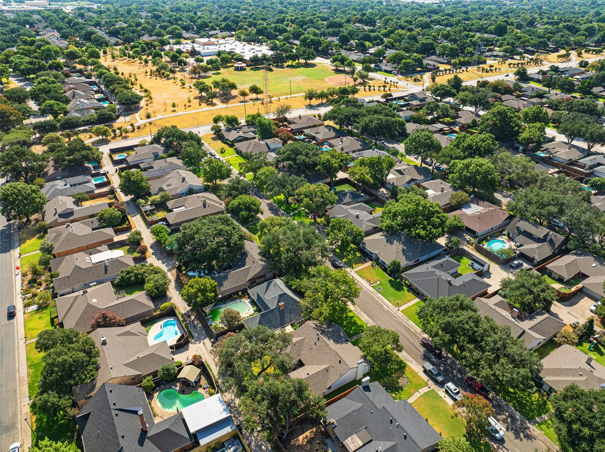 Single Family Residence For Sale in Dallas County , 7321 Bluefield Drive, Dallas, Texas 75248, 4 Bedroom, 3 Bathroom, 2 Garage spaces, 2,456 Sqft, built in 1973, mls#21386773, Real Estate Agent in Dallas, Homes For Sale in Dallas county, Homes For Sale in Dallas, Realtor in Dallas Texas, Real Estate Brokerage Independent Realty Texas, Luminita Cordes Realtor