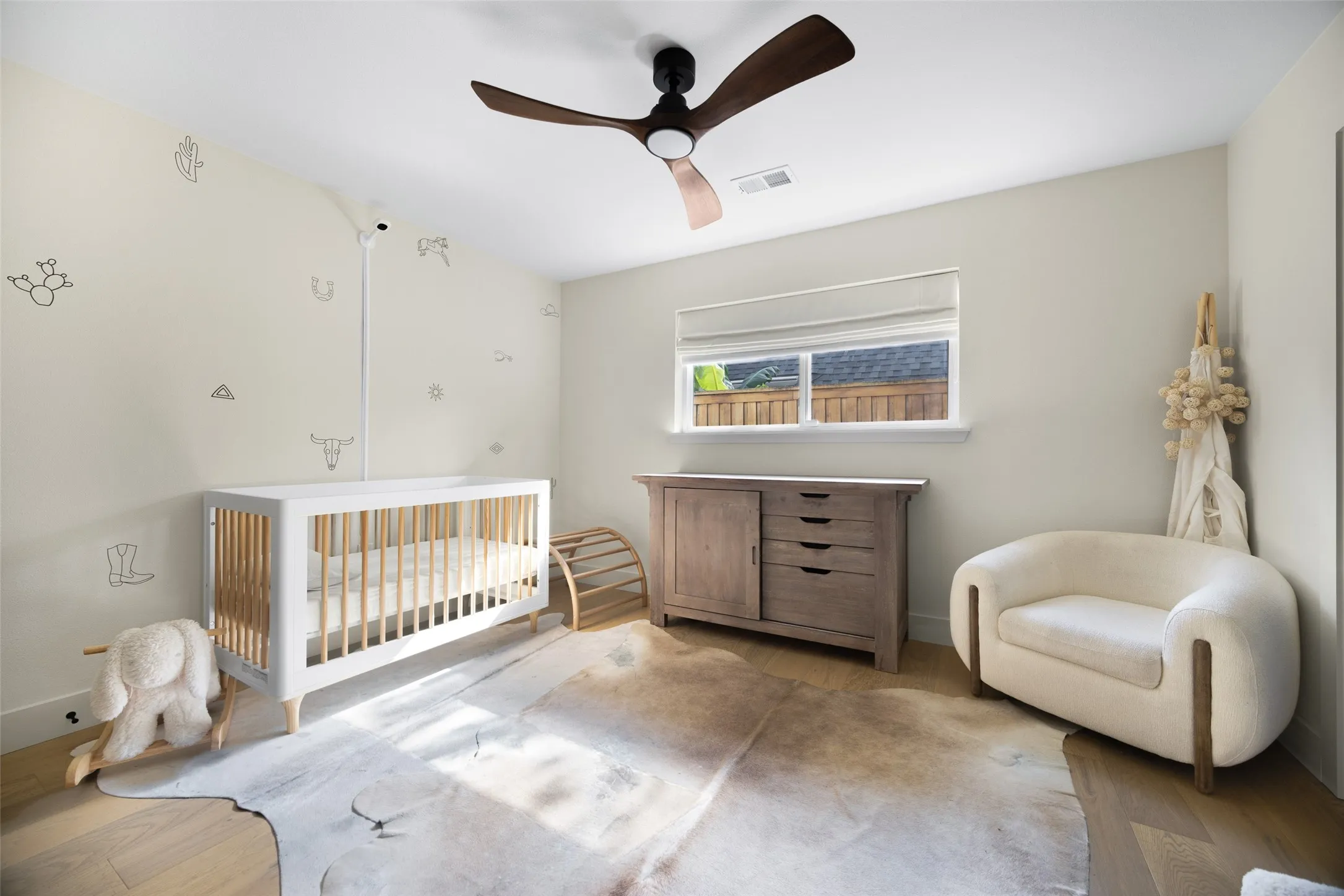 Single Family Residence For Sale in Dallas County , 7321 Bluefield Drive, Dallas, Texas 75248, 4 Bedroom, 3 Bathroom, 2 Garage spaces, 2,456 Sqft, built in 1973, mls#21386773, Real Estate Agent in Dallas, Homes For Sale in Dallas county, Homes For Sale in Dallas, Realtor in Dallas Texas, Real Estate Brokerage Independent Realty Texas, Luminita Cordes Realtor