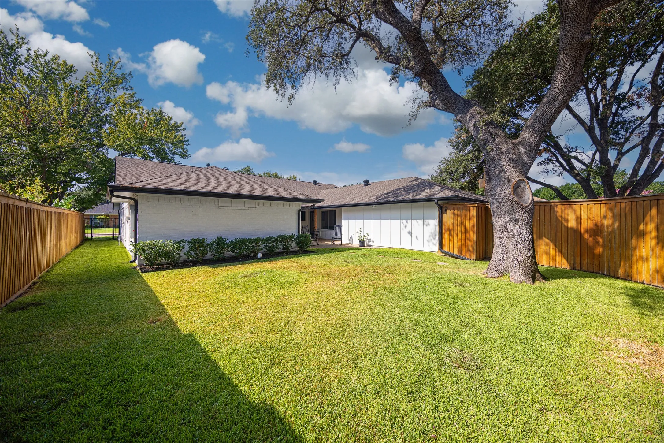 Single Family Residence For Sale in Dallas County , 7321 Bluefield Drive, Dallas, Texas 75248, 4 Bedroom, 3 Bathroom, 2 Garage spaces, 2,456 Sqft, built in 1973, mls#21386773, Real Estate Agent in Dallas, Homes For Sale in Dallas county, Homes For Sale in Dallas, Realtor in Dallas Texas, Real Estate Brokerage Independent Realty Texas, Luminita Cordes Realtor